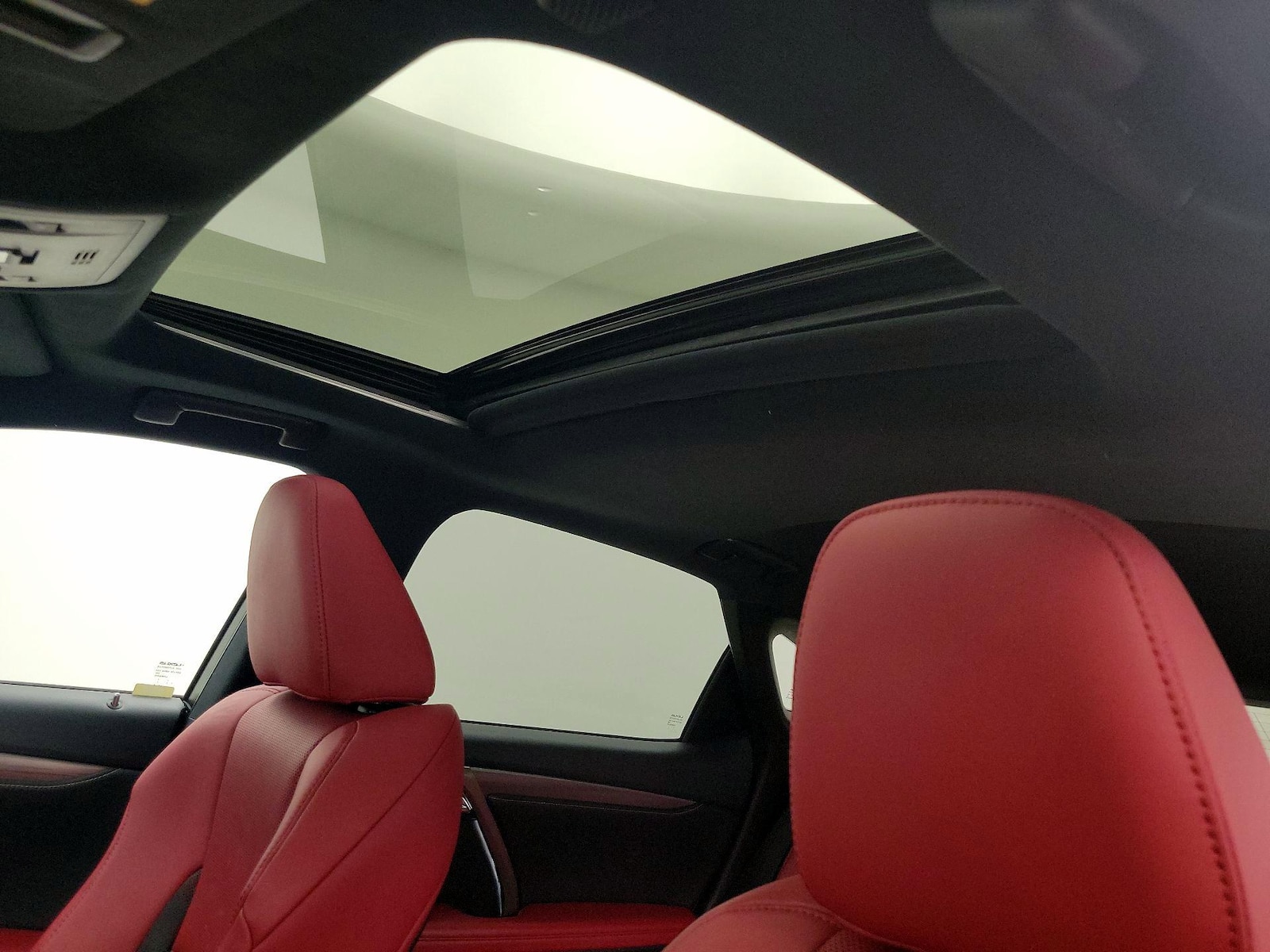 Sunroof(s) & Overhead Airbags