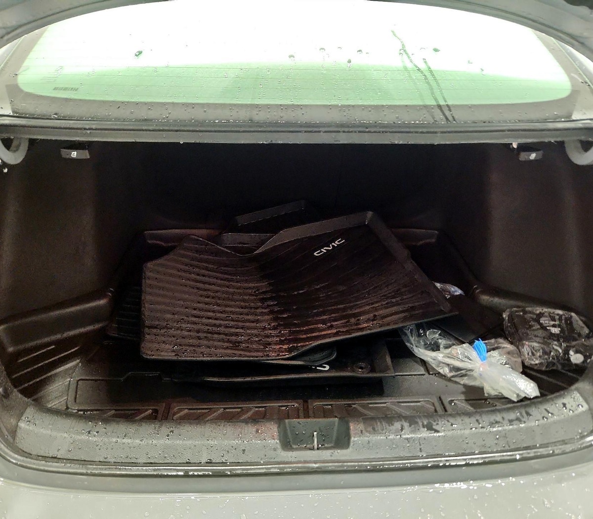 Trunk/Cargo (Seats Up)