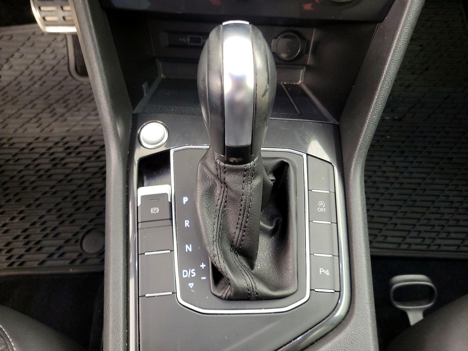 2020 Volkswagen Tiguan SE R-LINE BLACK - Photo 18