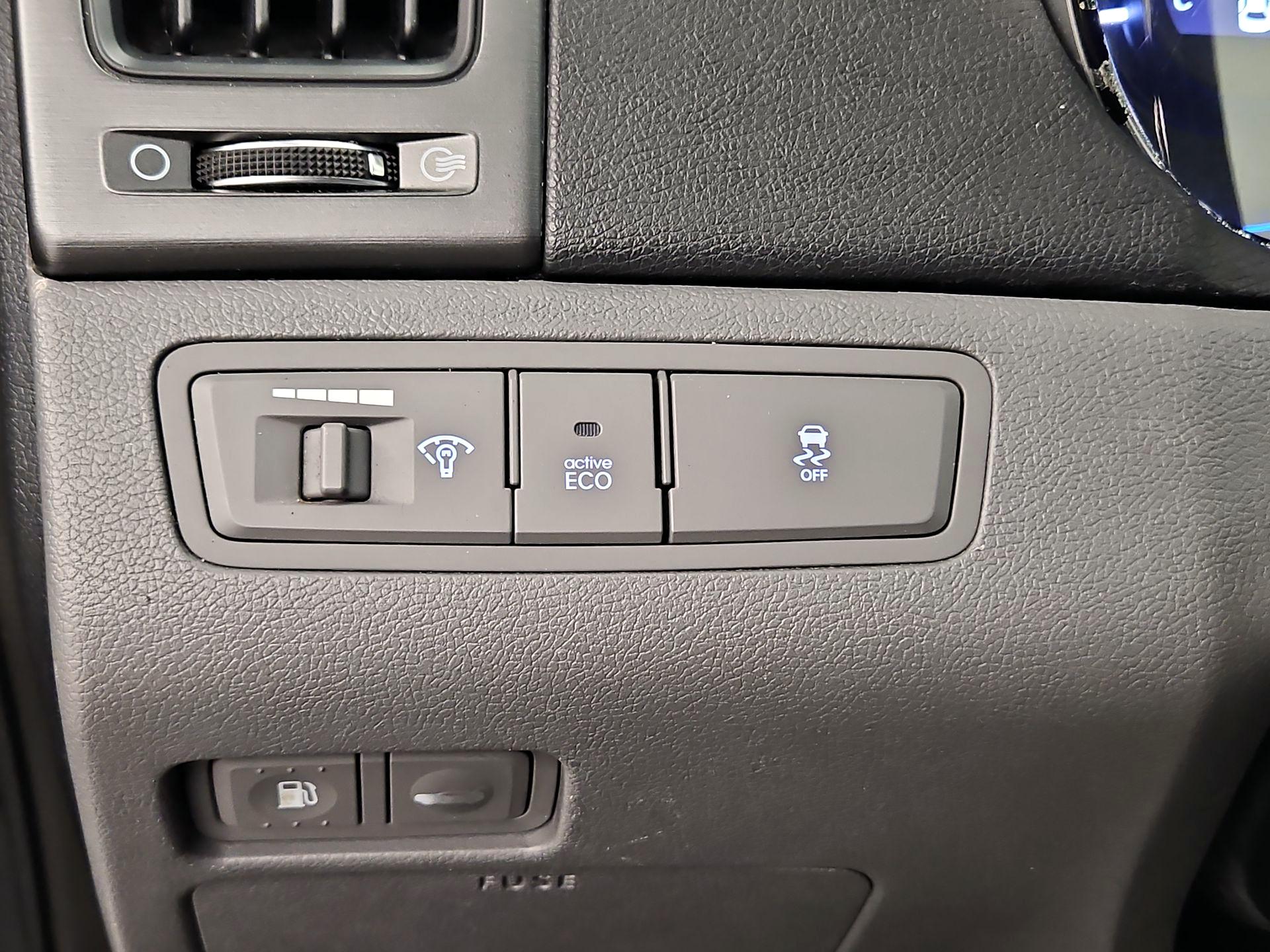 Thumbnail: 2014 Hyundai Sonata - 13