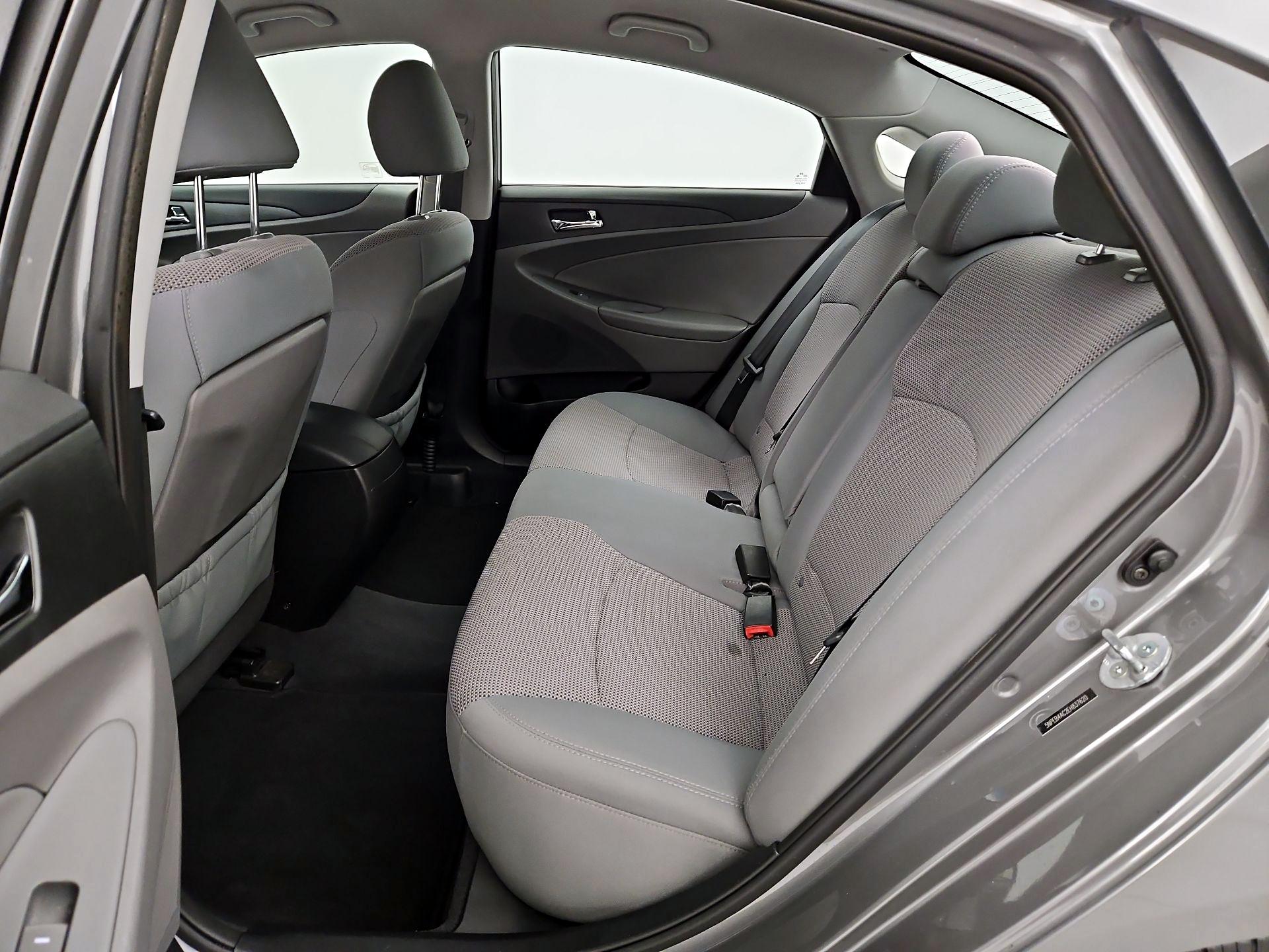 Thumbnail: 2014 Hyundai Sonata - 19