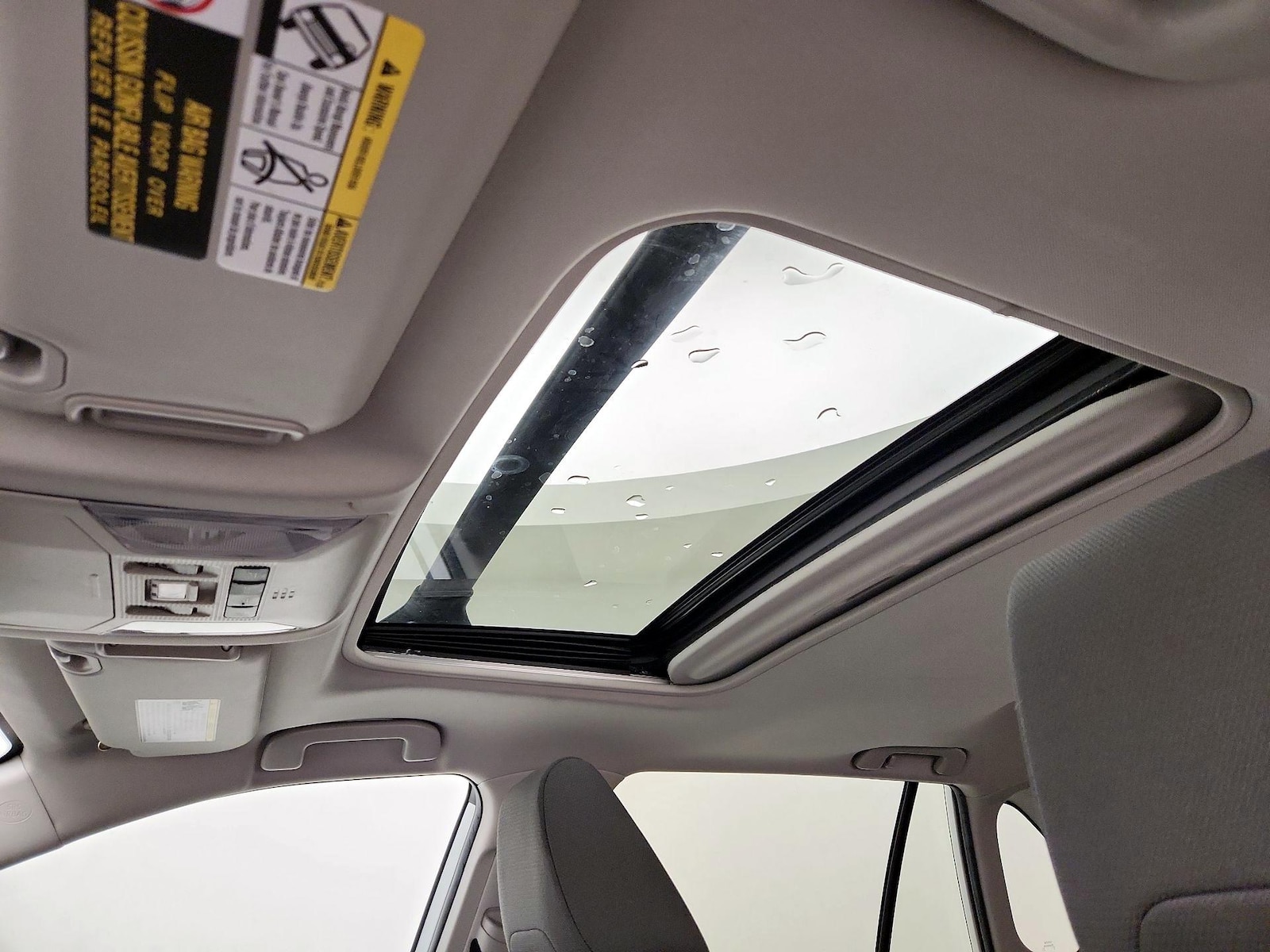 Sunroof(s) & Overhead Airbags