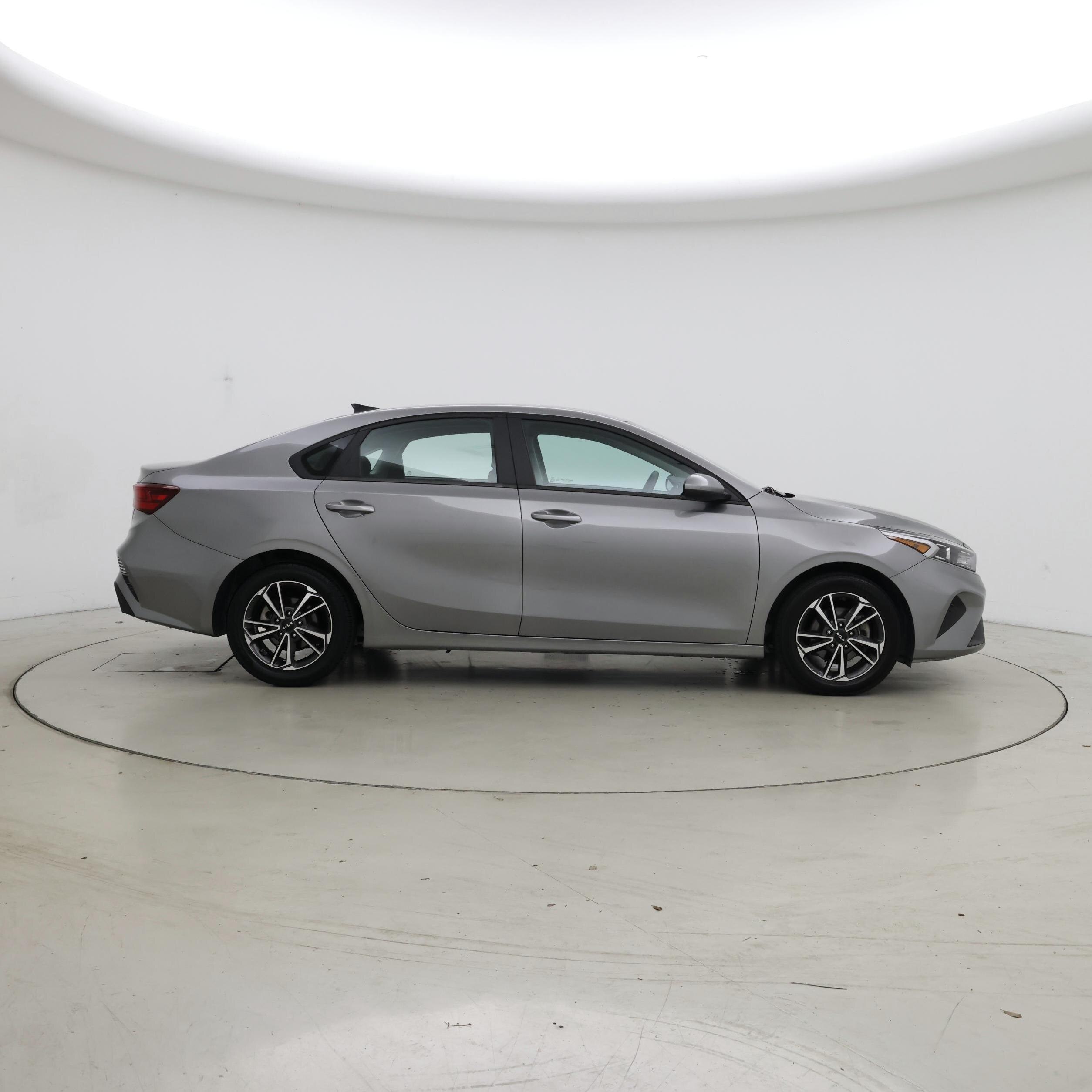 Thumbnail: 2022 Kia Forte - 7
