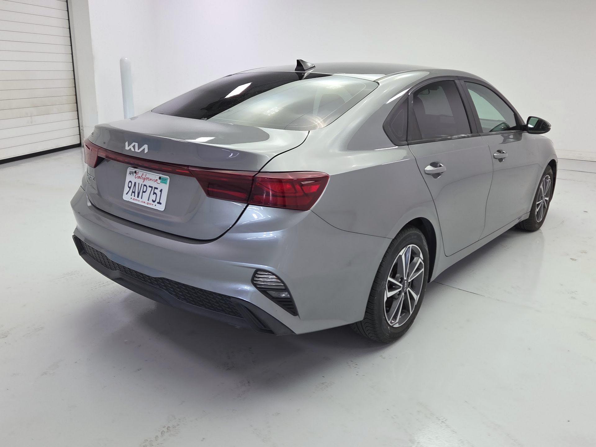 Thumbnail: 2022 Kia Forte - 5
