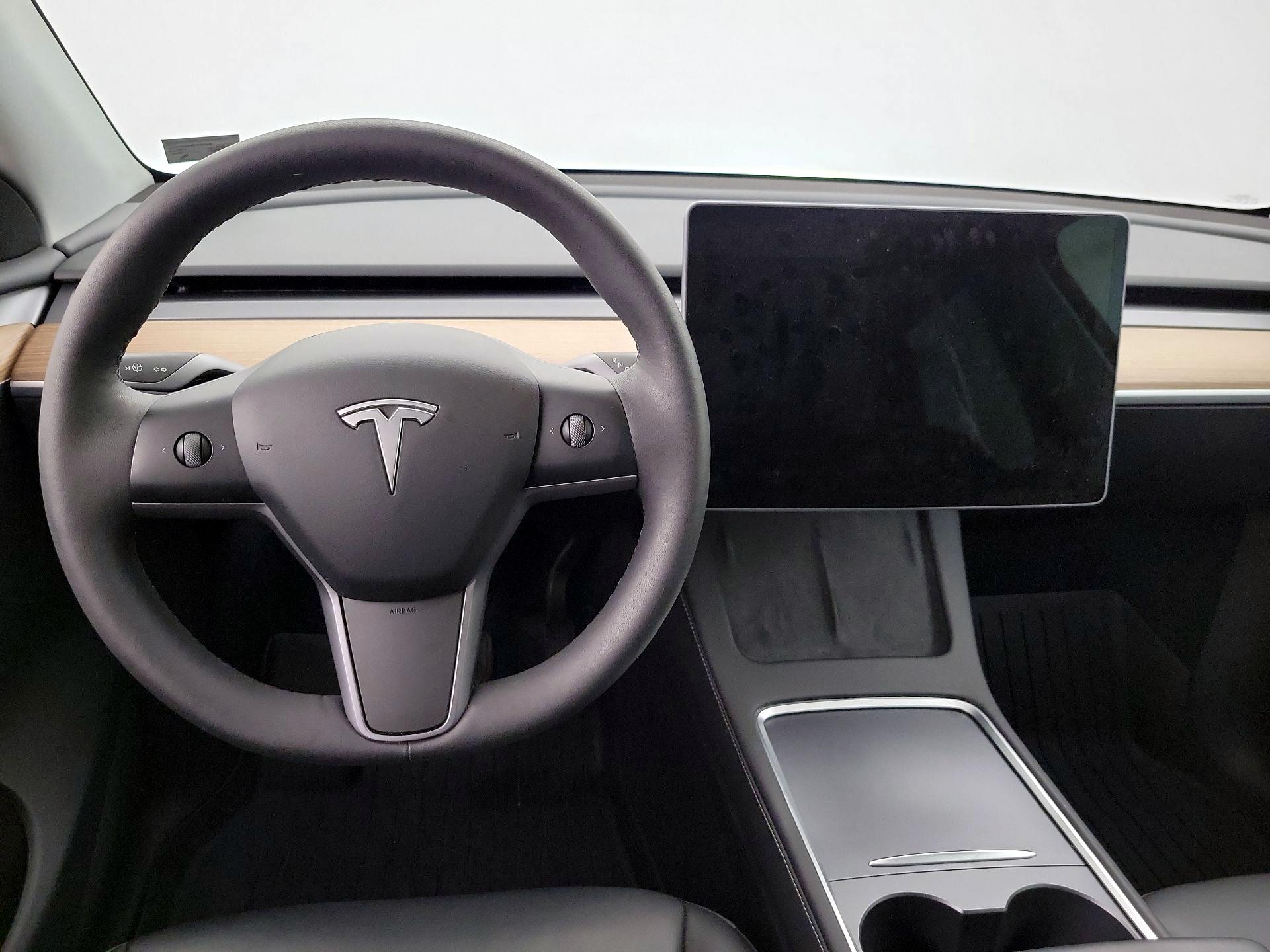 Thumbnail: 2024 Tesla Model Y - 10