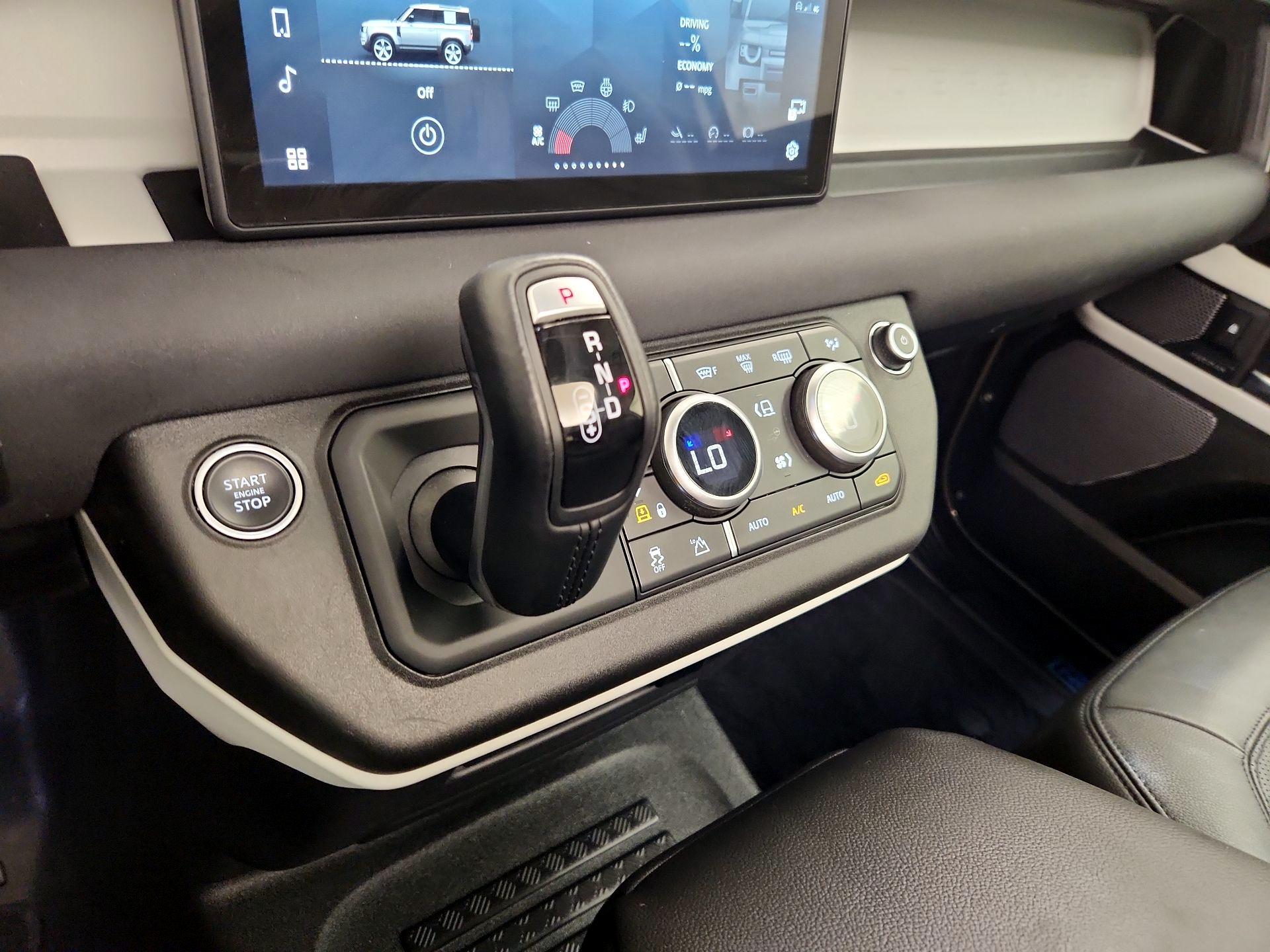 Thumbnail: 2021 Land Rover Defender - 17