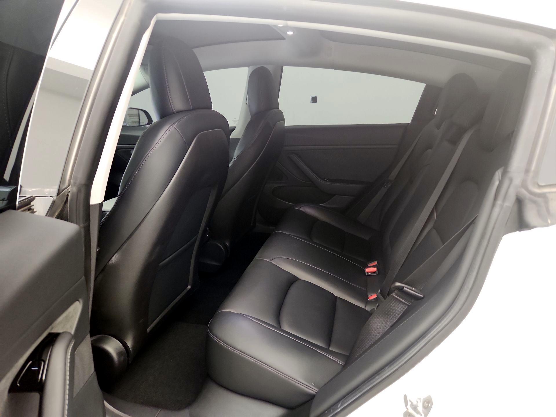 Thumbnail: 2020 Tesla Model 3 - 20