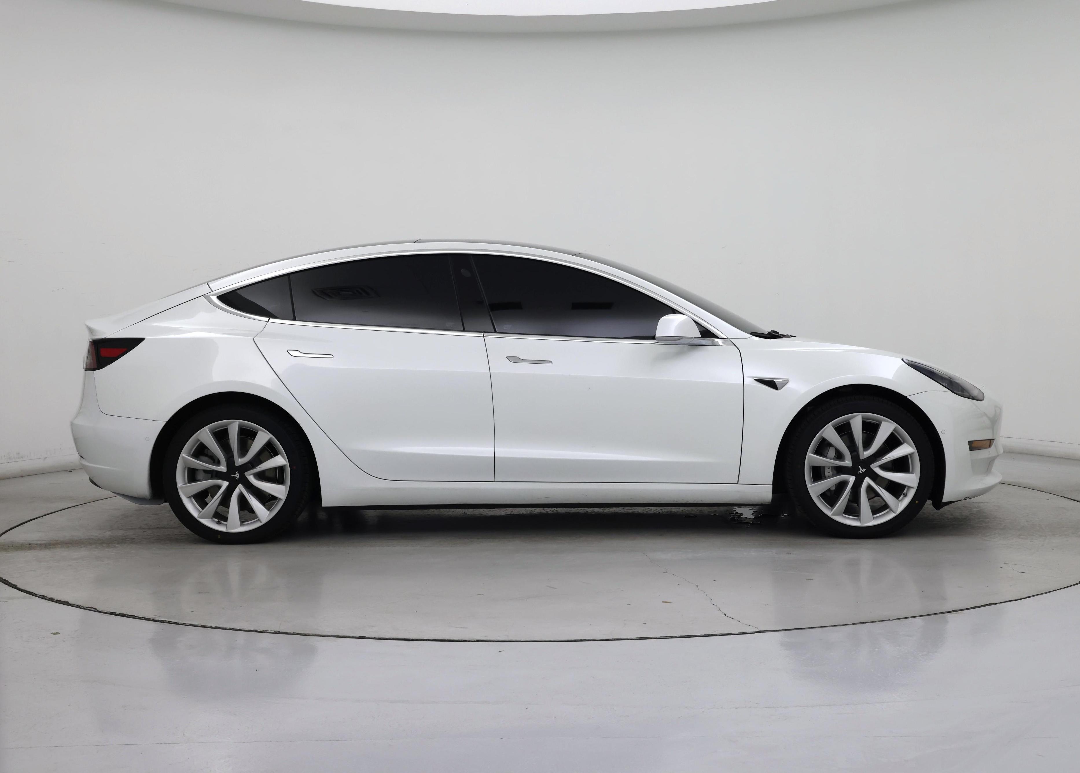 Thumbnail: 2020 Tesla Model 3 - 7