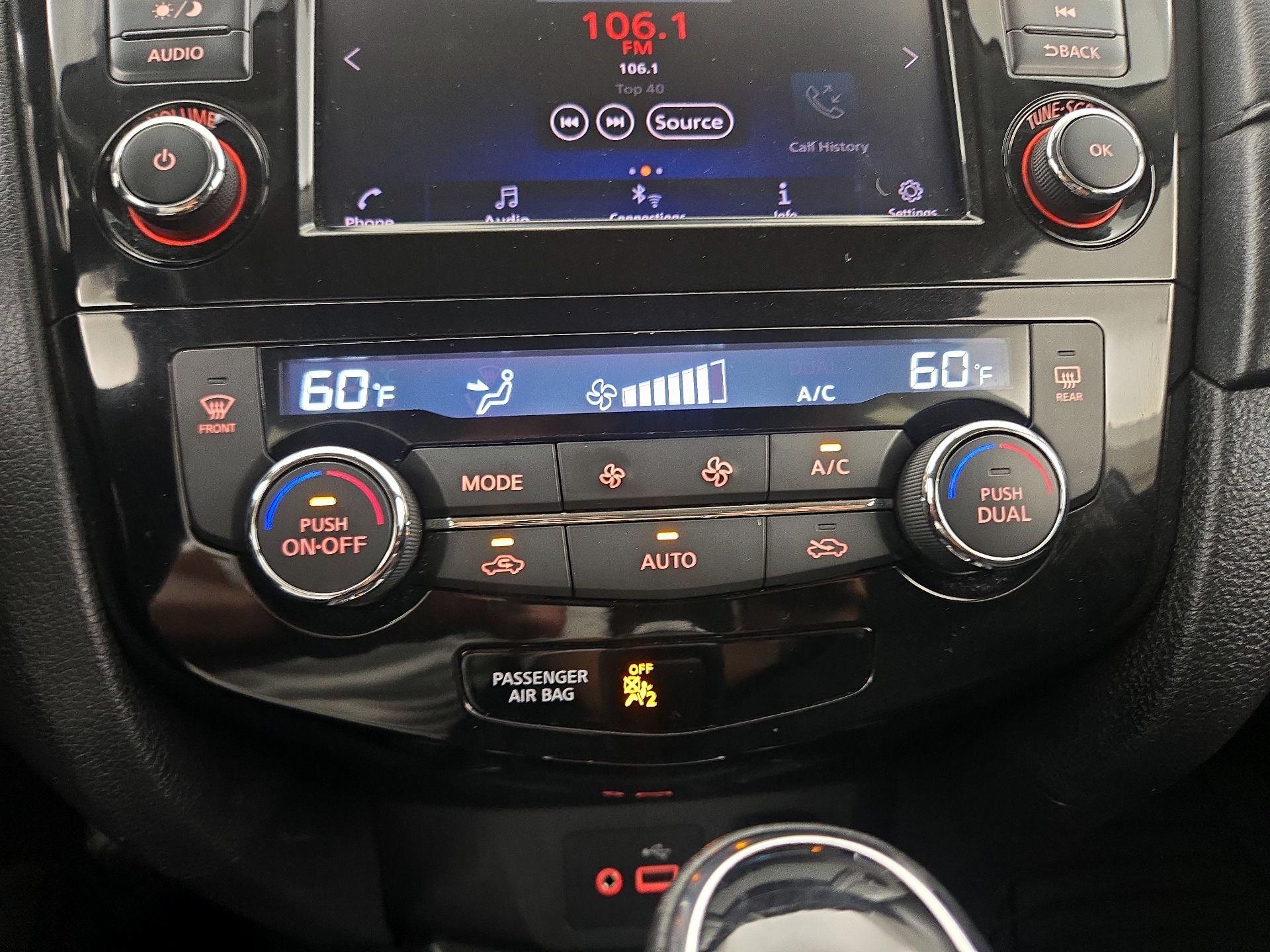 Thumbnail: 2018 Nissan Rogue - 16