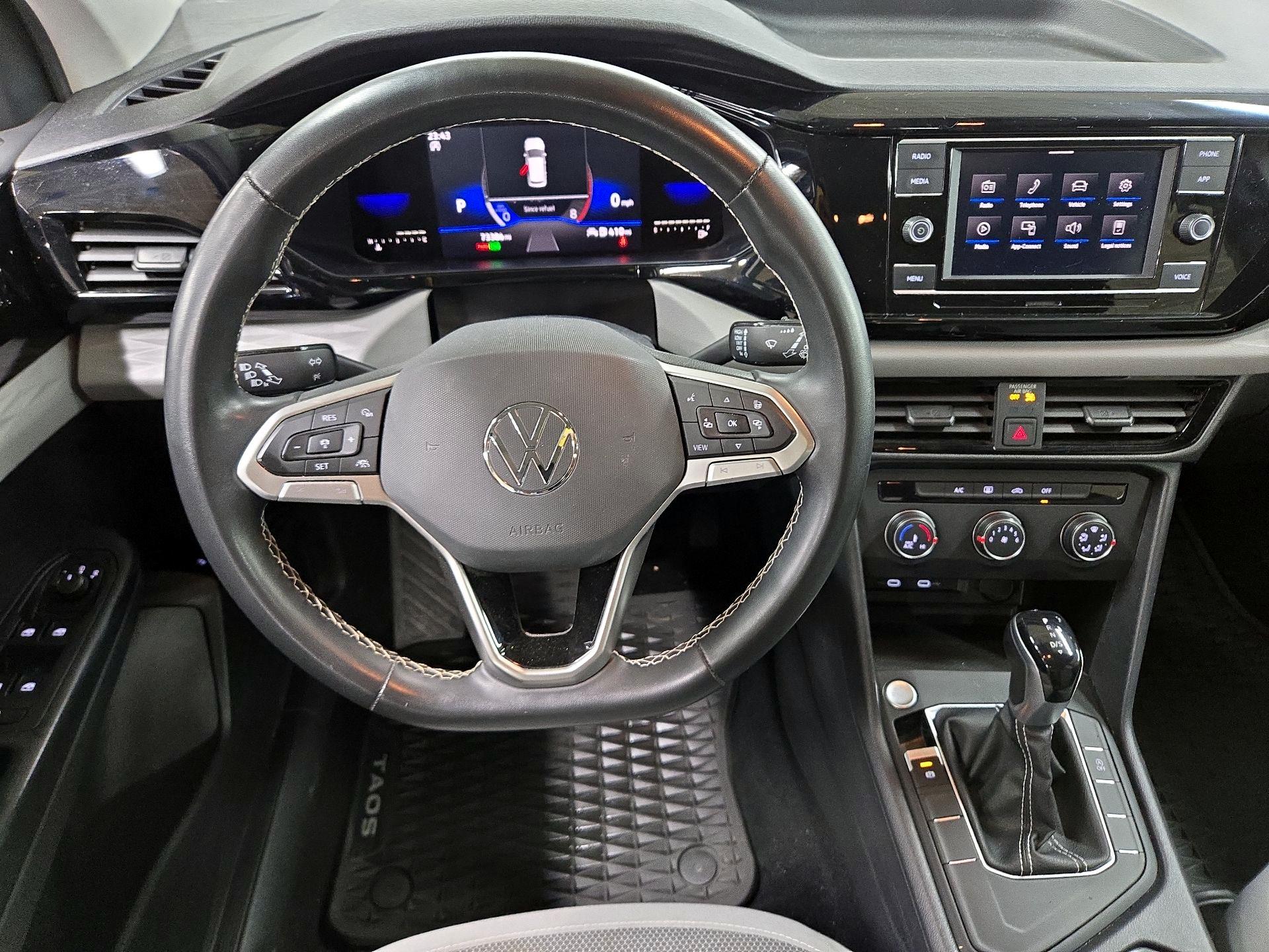 Thumbnail: 2022 Volkswagen Taos - 10