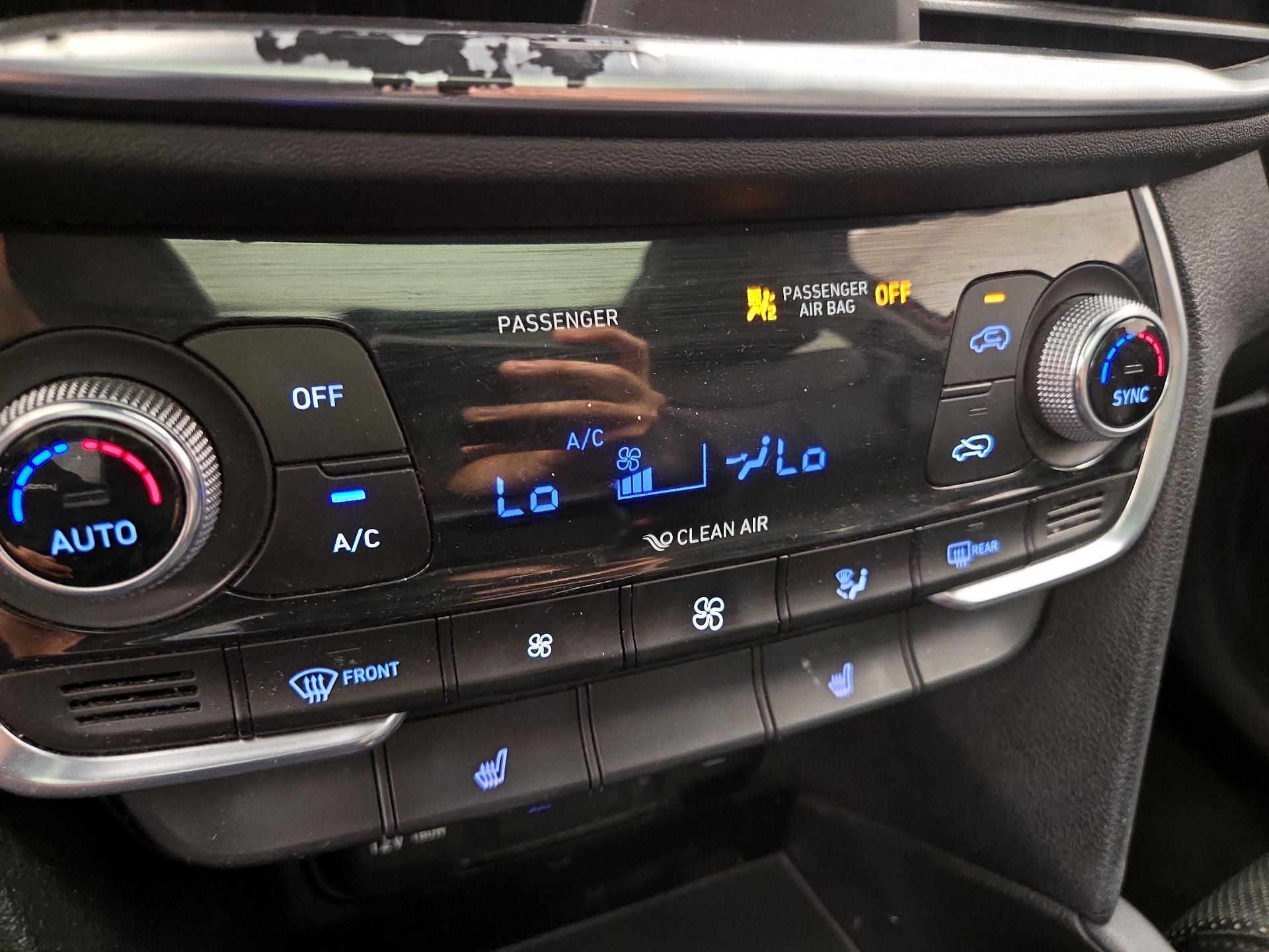Thumbnail: 2019 Hyundai Santa Fe - 16