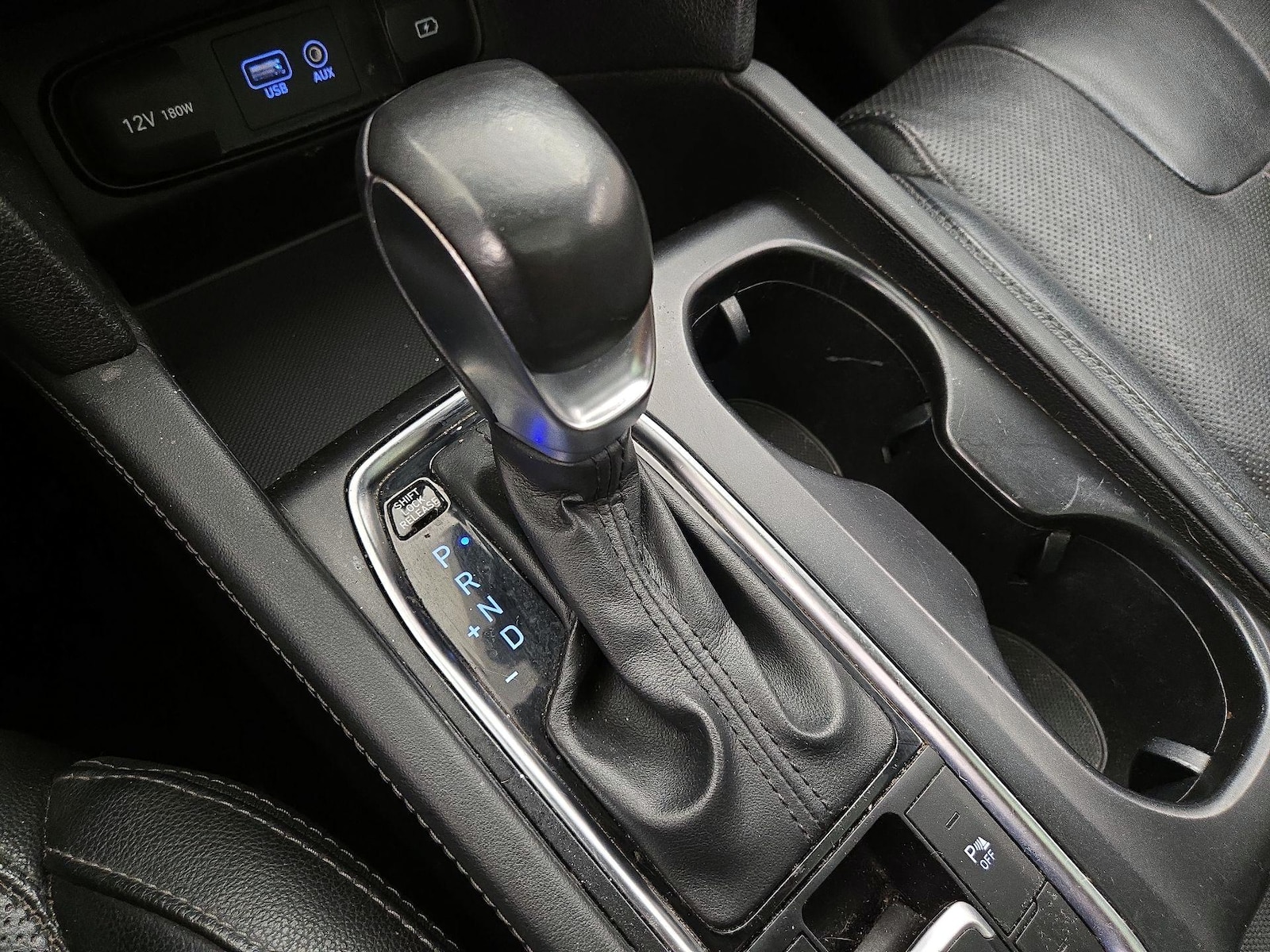 2019 Hyundai Santa Fe Limited - Photo 18