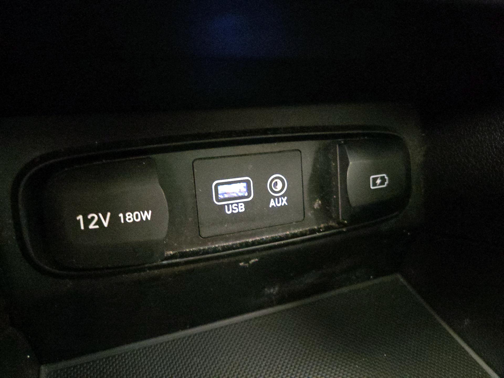 Thumbnail: 2019 Hyundai Santa Fe - 18
