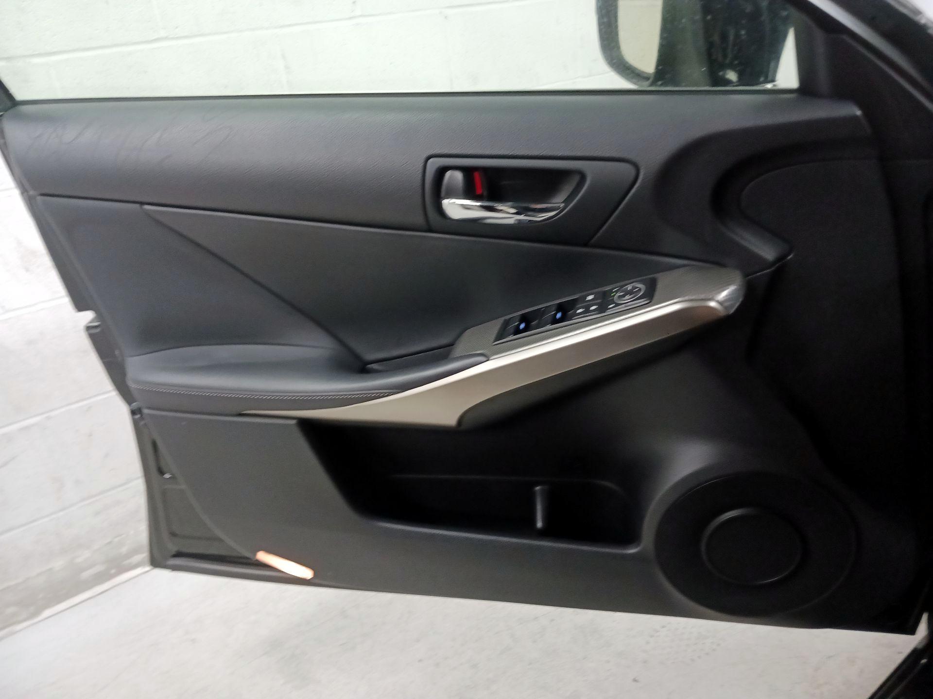 Thumbnail: 2014 Lexus IS - 10