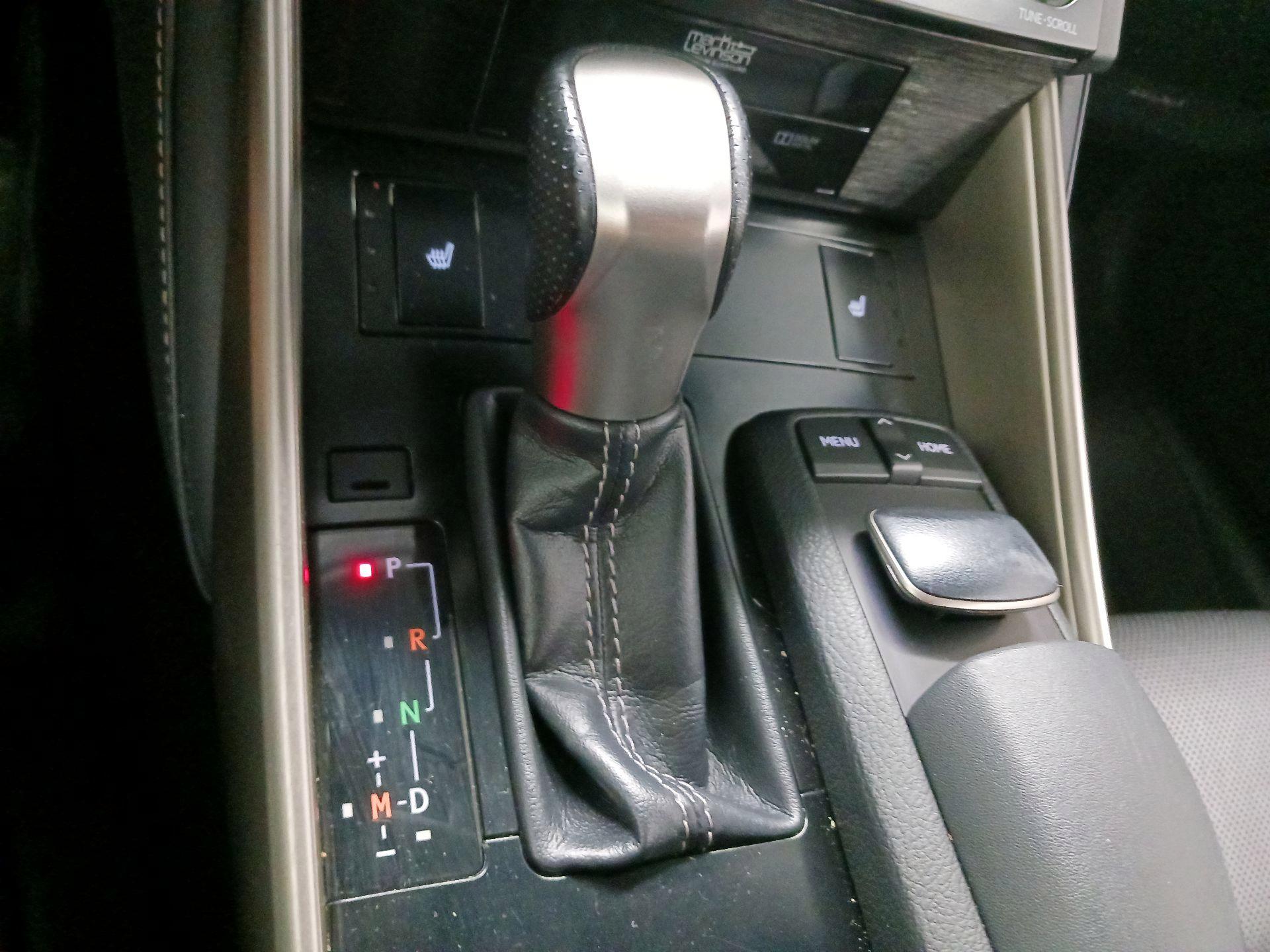 Thumbnail: 2014 Lexus IS - 14