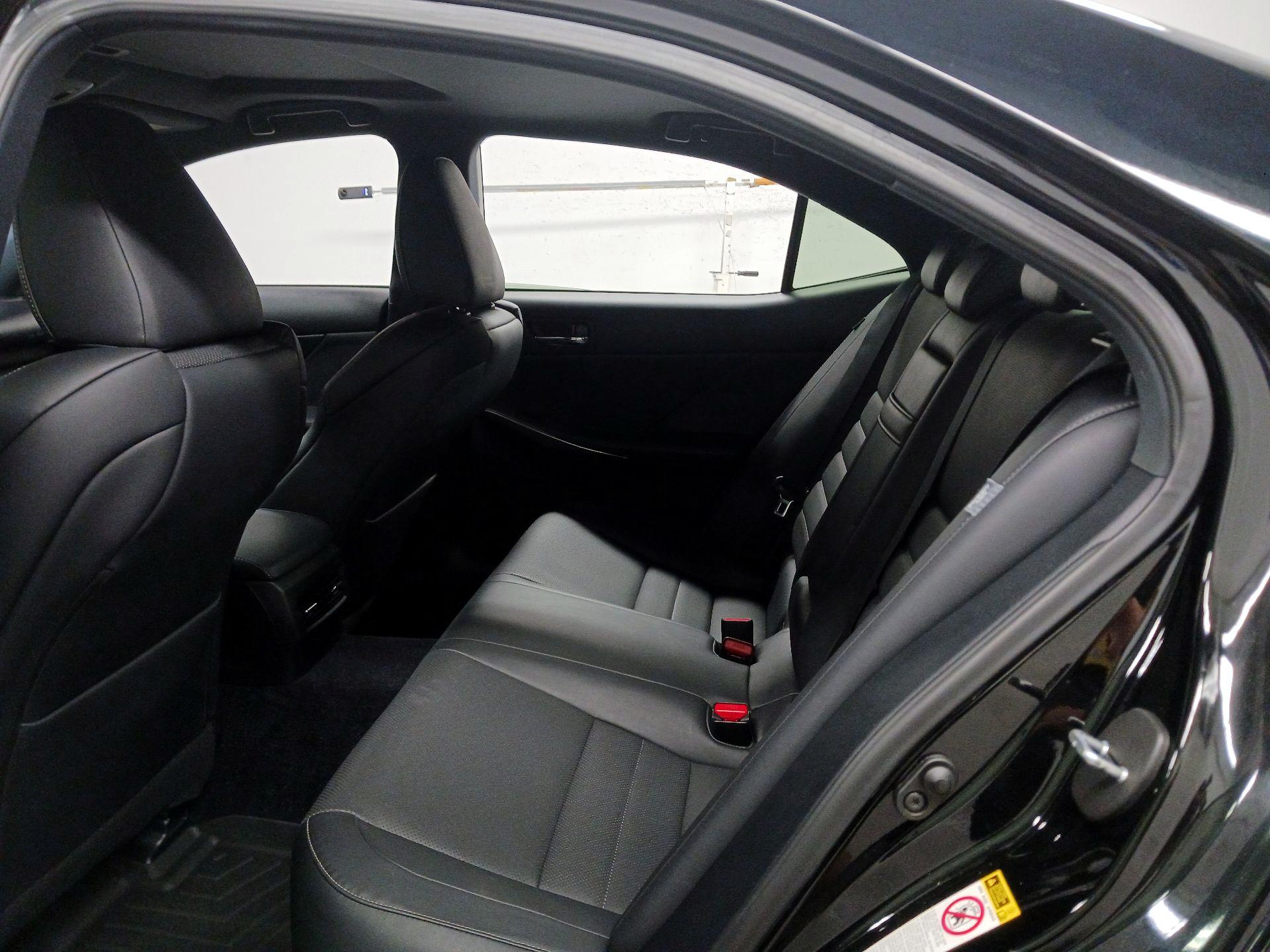 Thumbnail: 2014 Lexus IS - 15