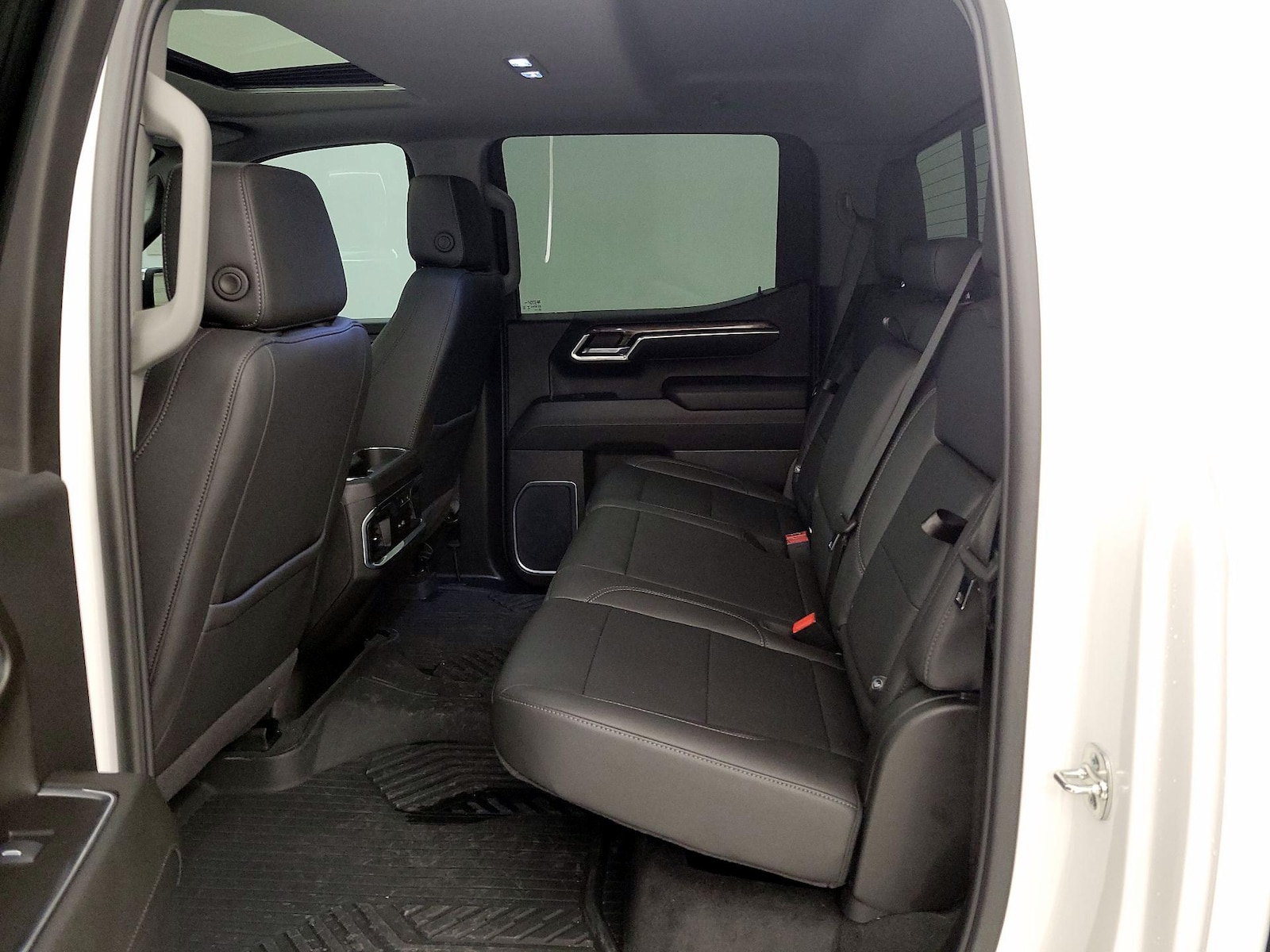 2025 Chevrolet Silverado 1500 LTZ - Photo 20