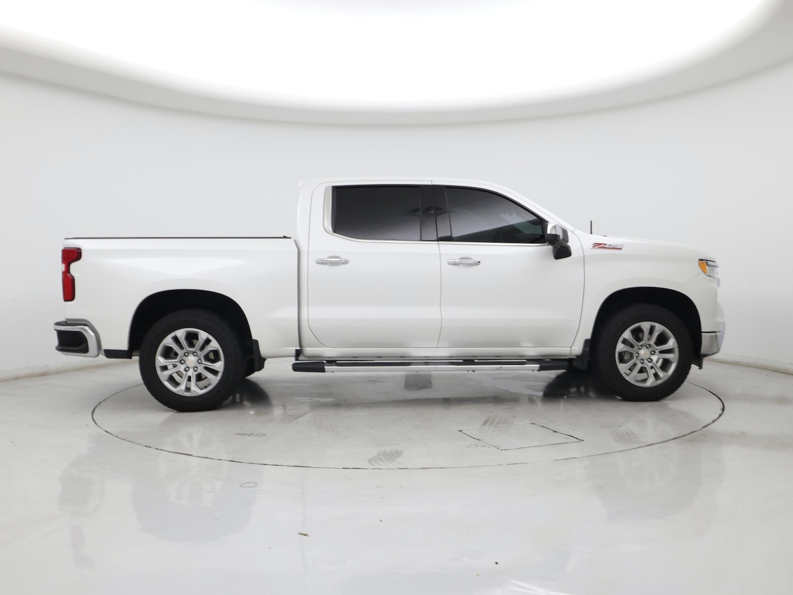 2025 Chevrolet Silverado 1500 LTZ - Photo 8