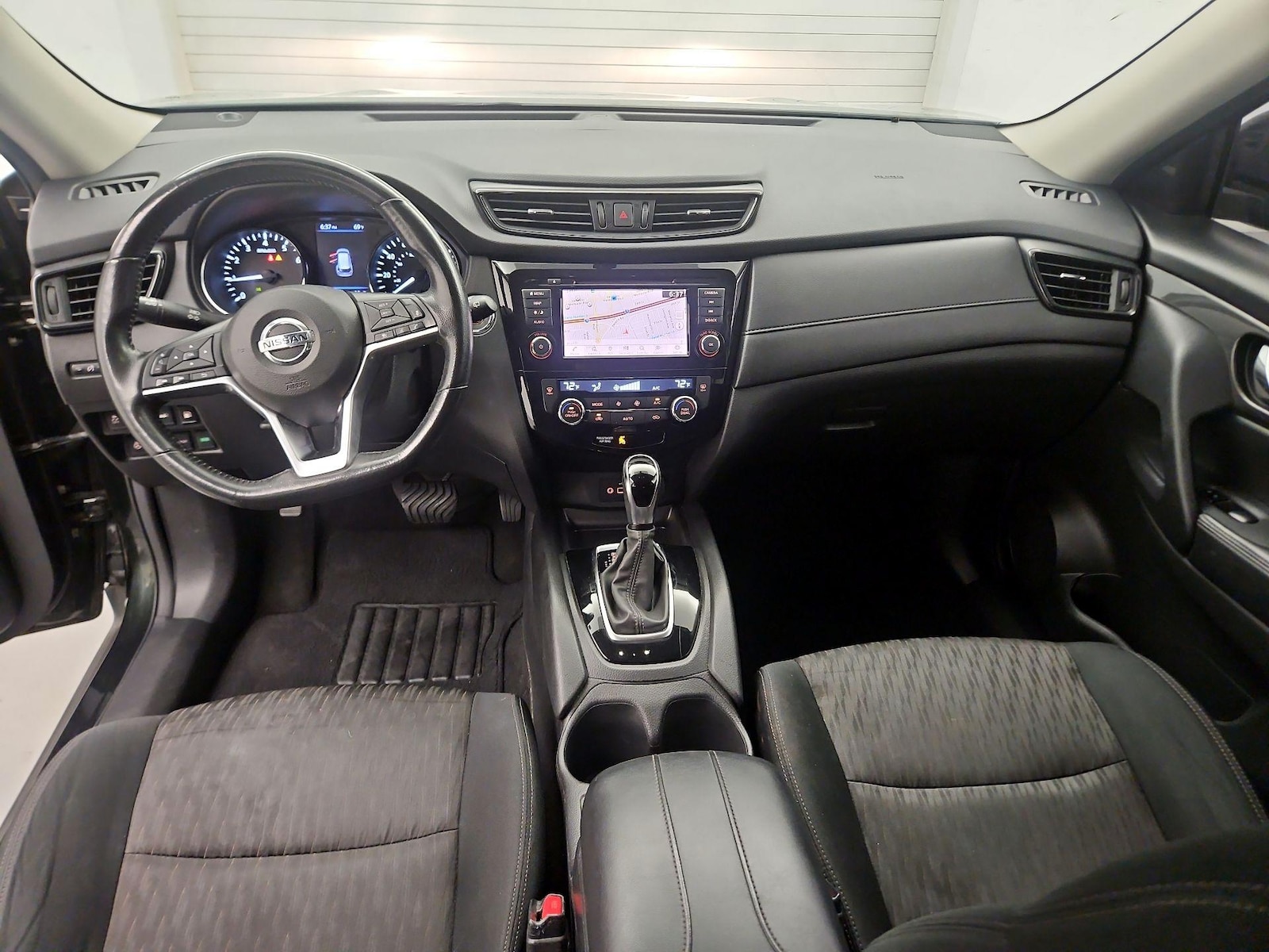 2018 Nissan Rogue SV - Photo 10