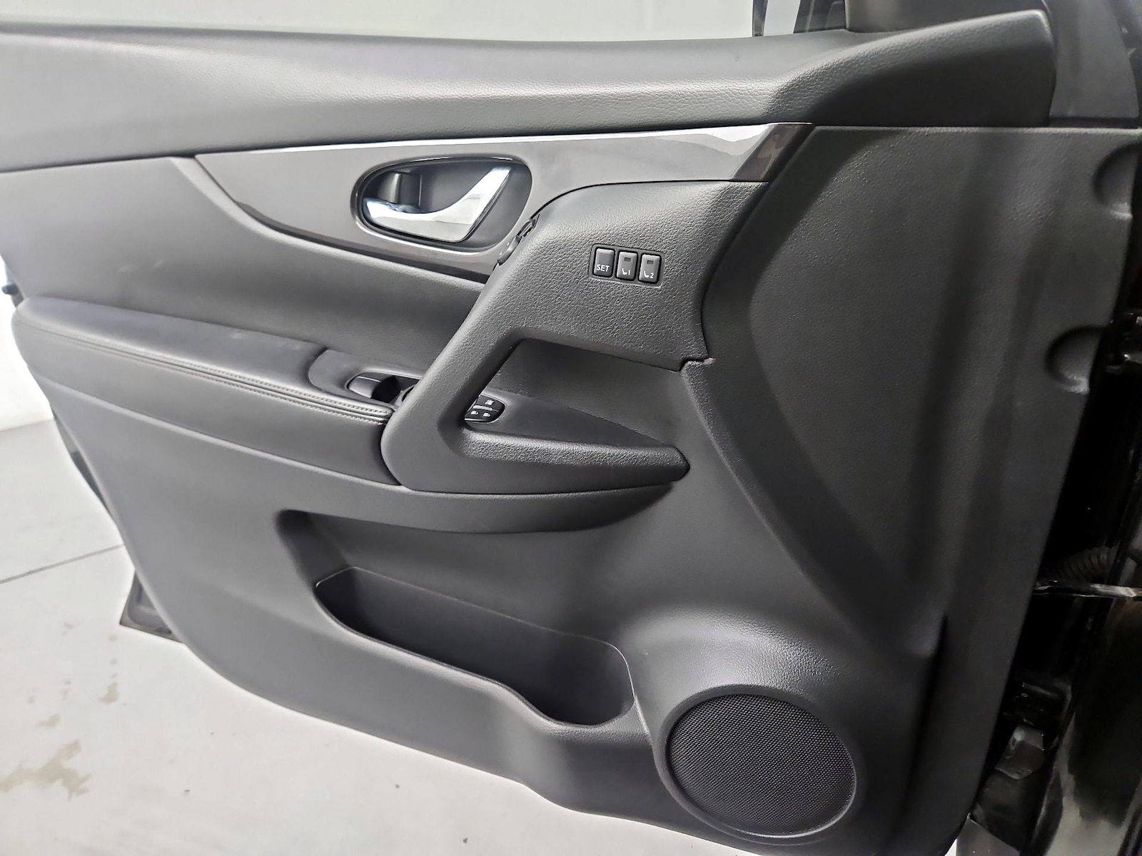 2018 Nissan Rogue SV - Photo 13