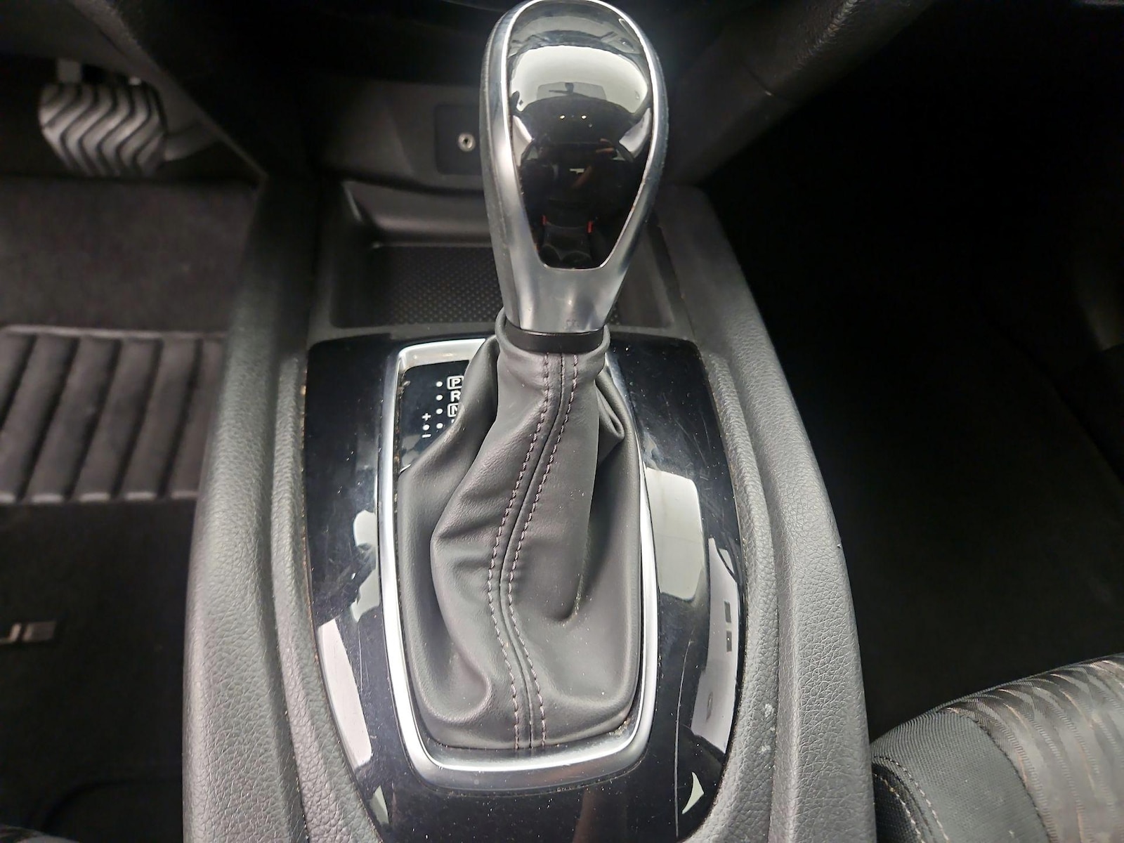 2018 Nissan Rogue SV - Photo 19