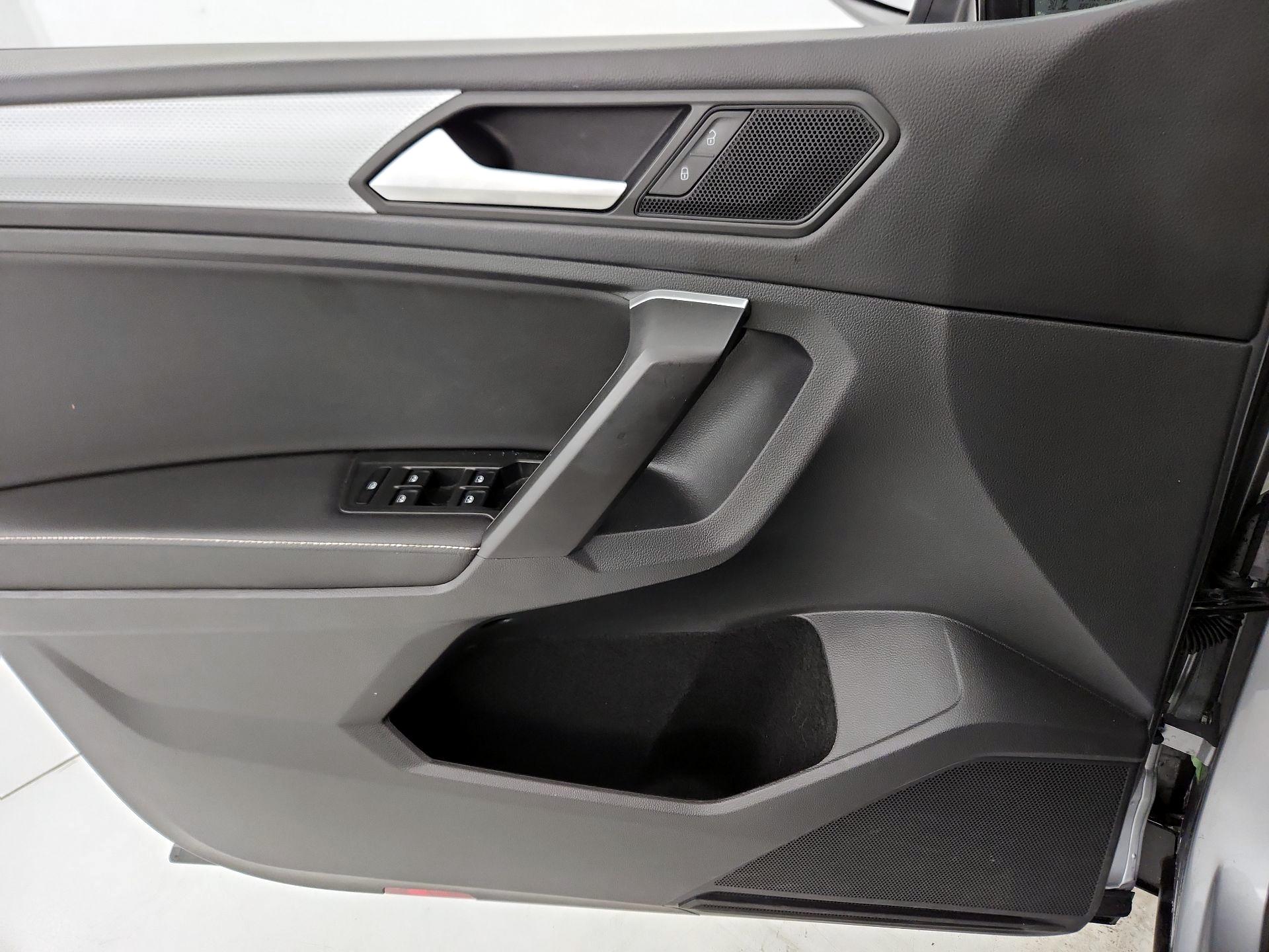 Thumbnail: 2024 Volkswagen Tiguan - 12
