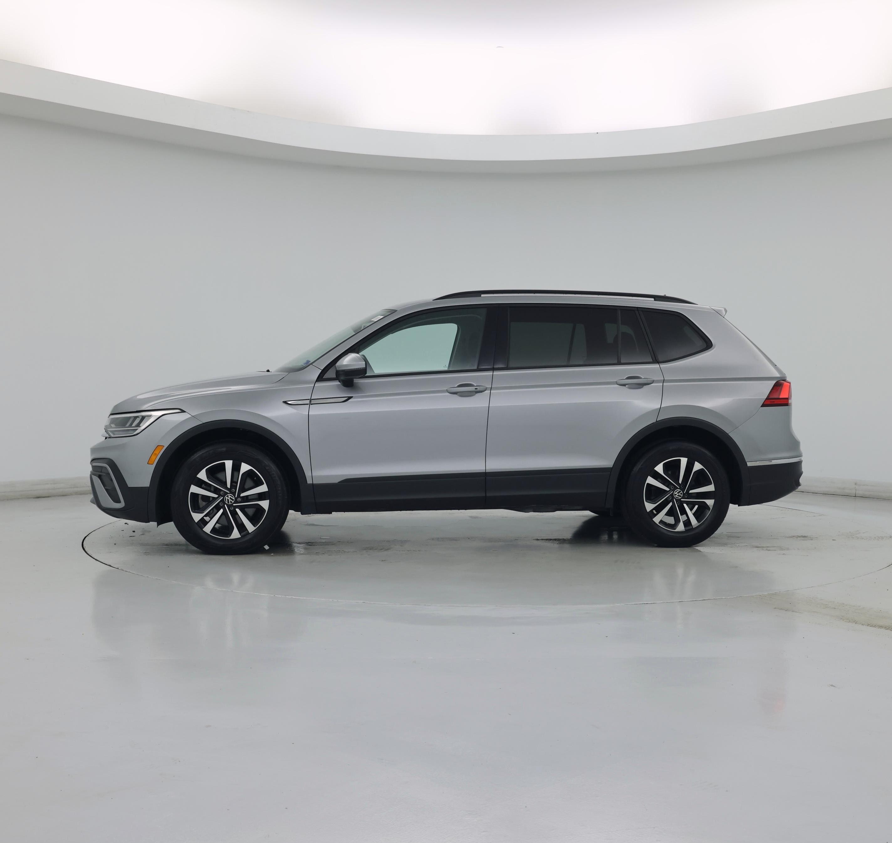 Thumbnail: 2024 Volkswagen Tiguan - 3