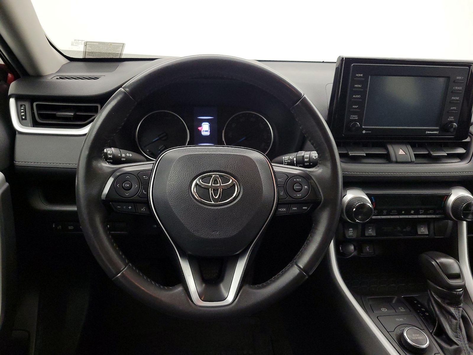 2021 Toyota RAV4 XLE - Photo 11