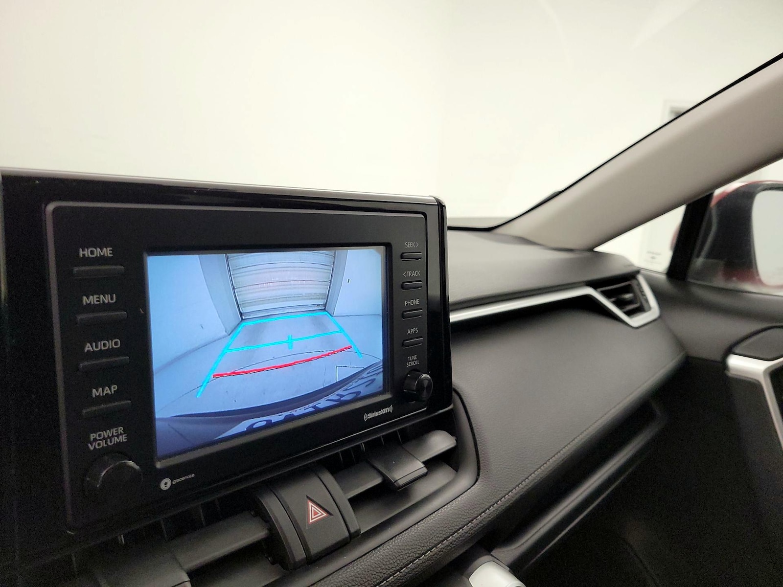 2021 Toyota RAV4 XLE - Photo 15