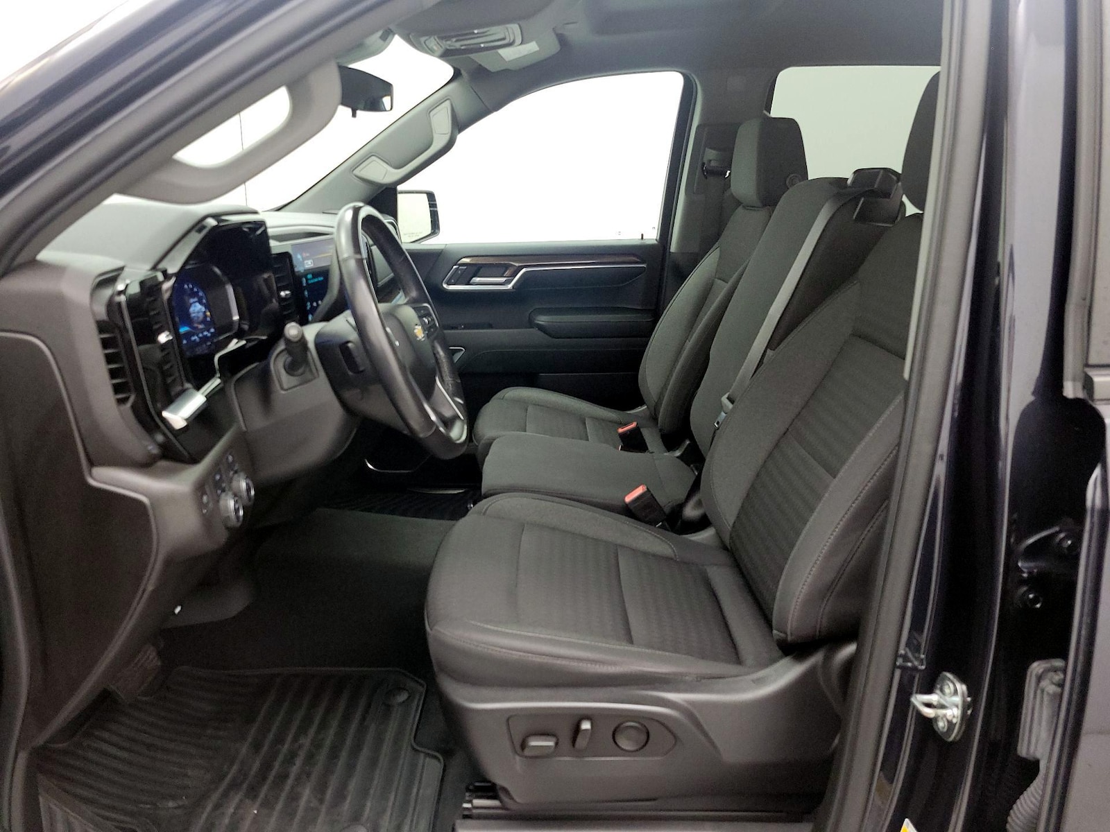 2022 Chevrolet Silverado 1500 LT - Photo 12