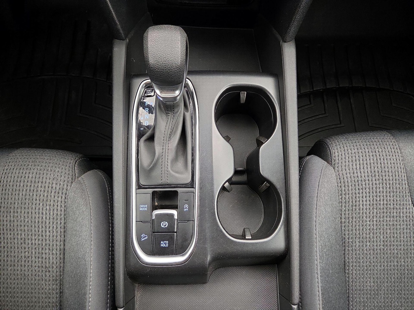 2020 Hyundai Santa Fe SEL - Photo 18