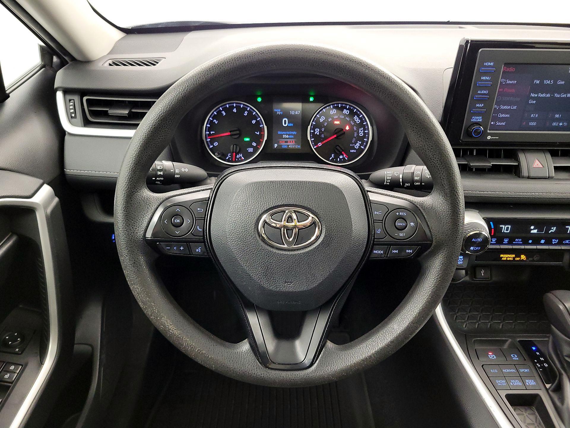 Thumbnail: 2021 Toyota RAV4 - 10