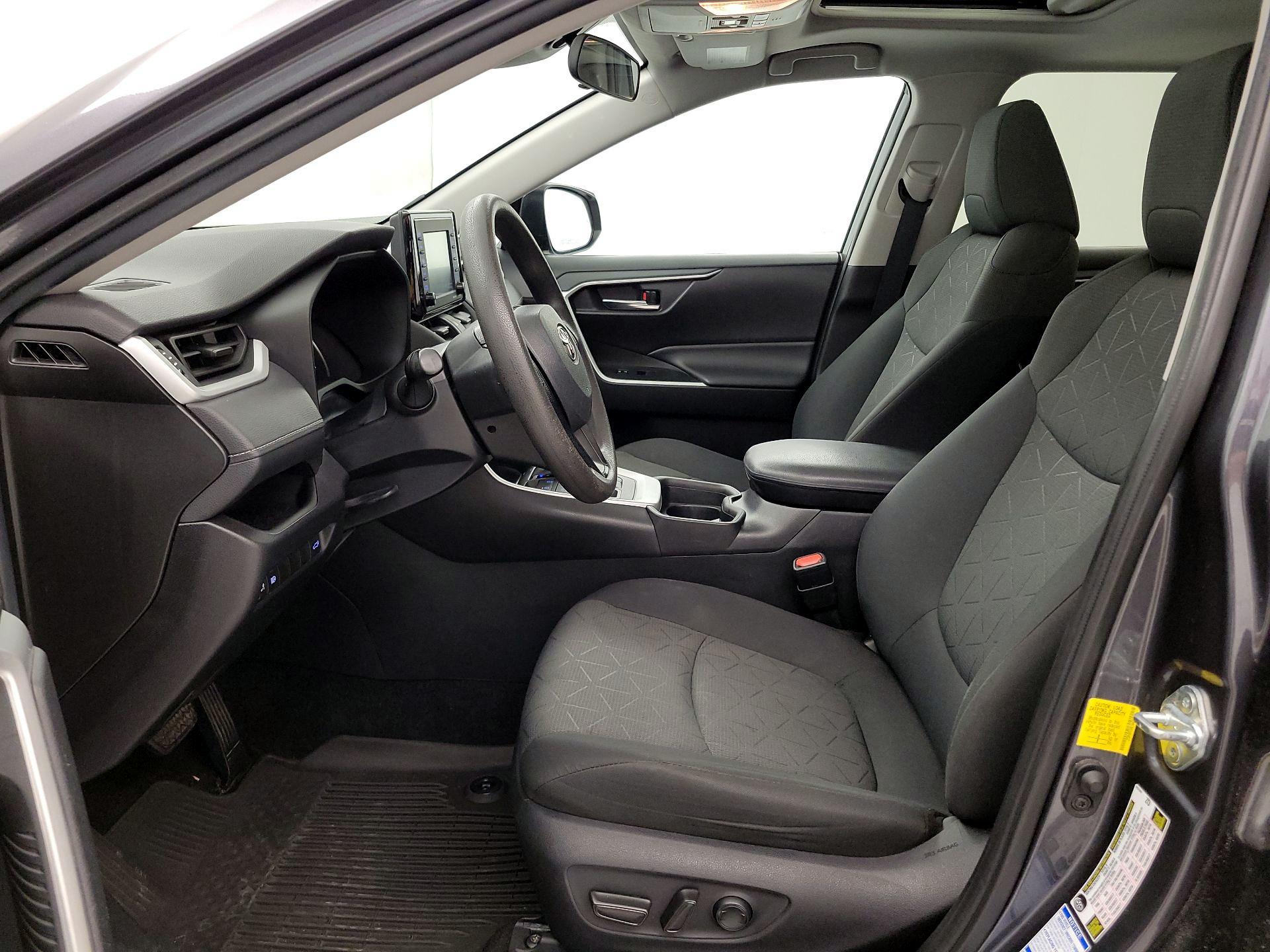 Thumbnail: 2021 Toyota RAV4 - 11