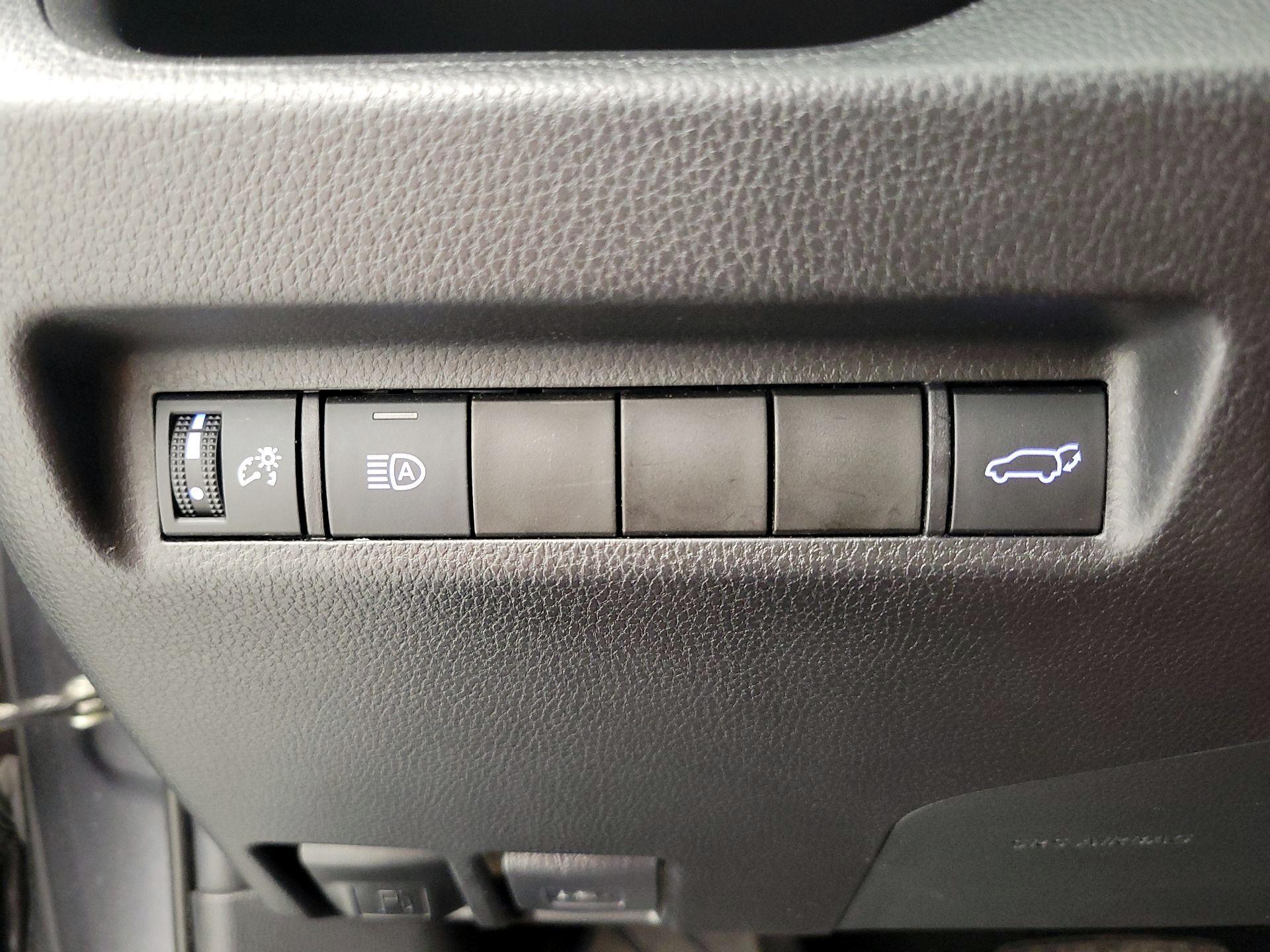 Thumbnail: 2021 Toyota RAV4 - 13