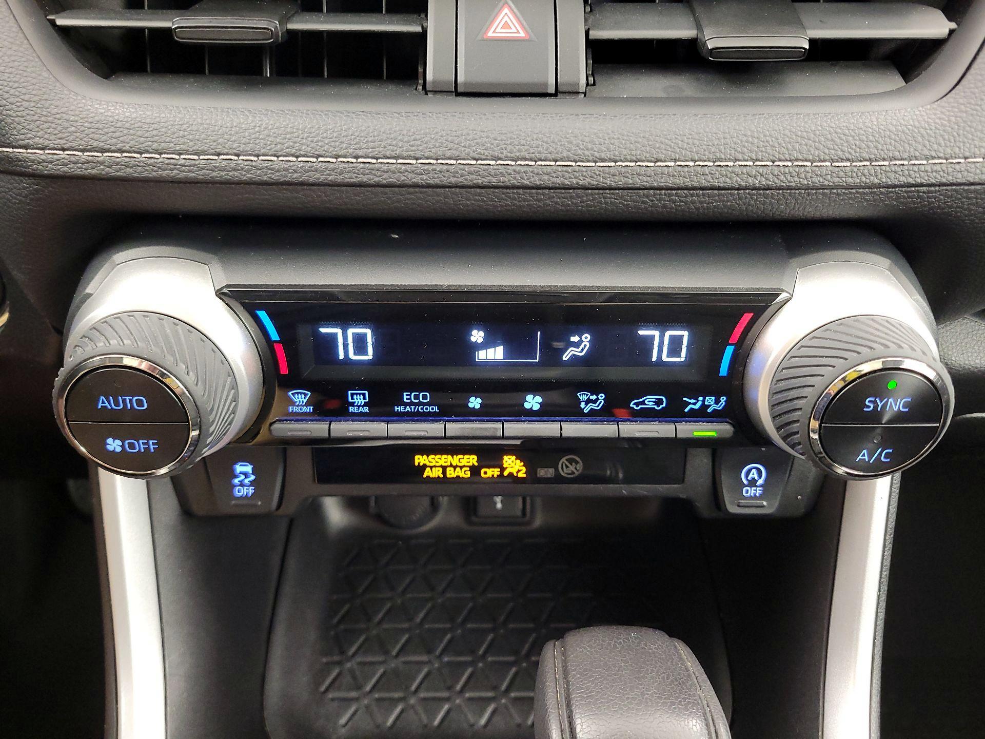 Thumbnail: 2021 Toyota RAV4 - 16