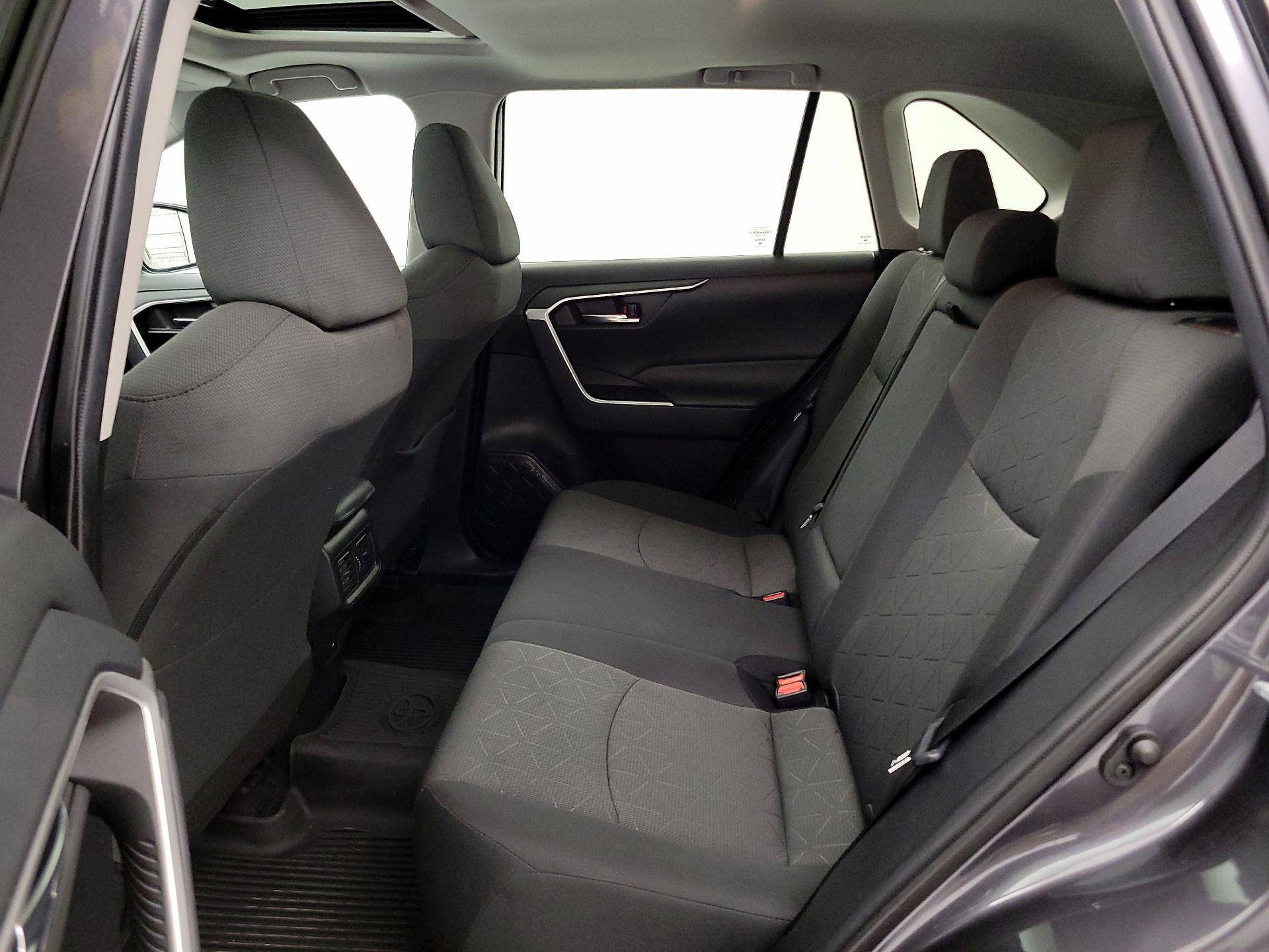 Thumbnail: 2021 Toyota RAV4 - 20