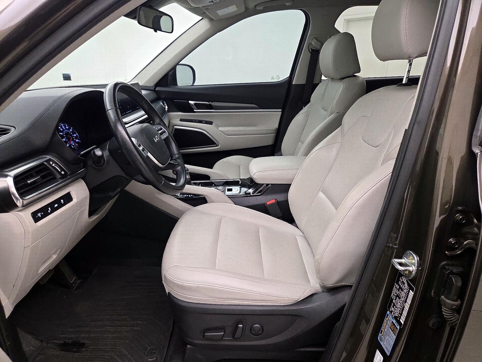 2022 Kia Telluride S - Photo 12