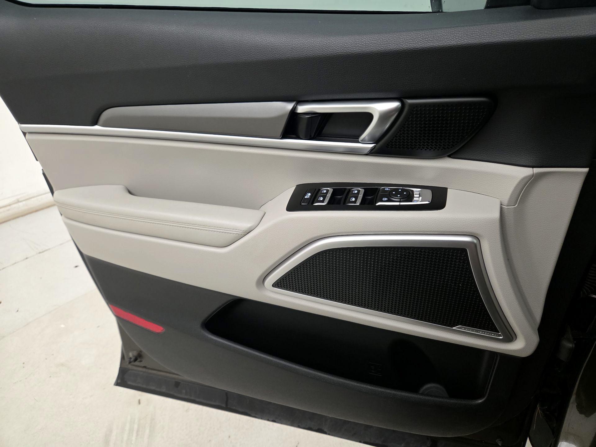 Thumbnail: 2022 Kia Telluride - 12