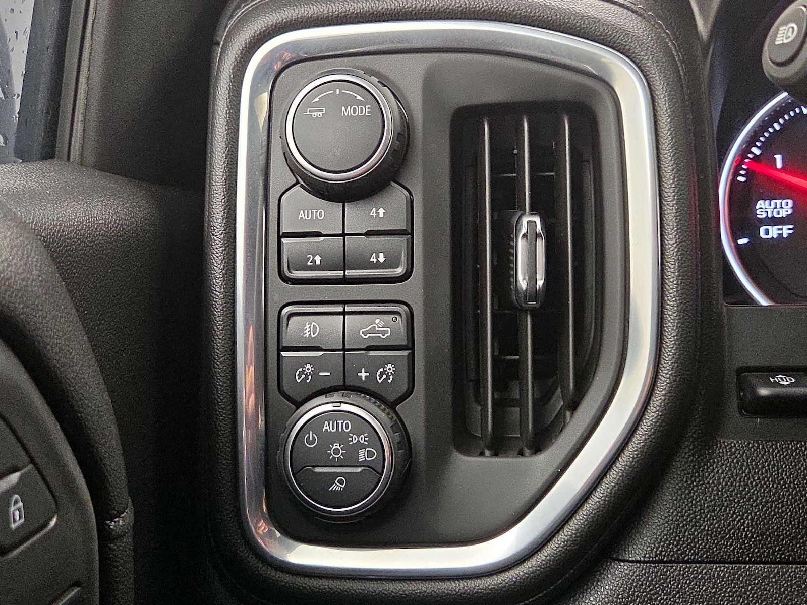 2021 Chevrolet Silverado 1500 LTZ - Photo 14
