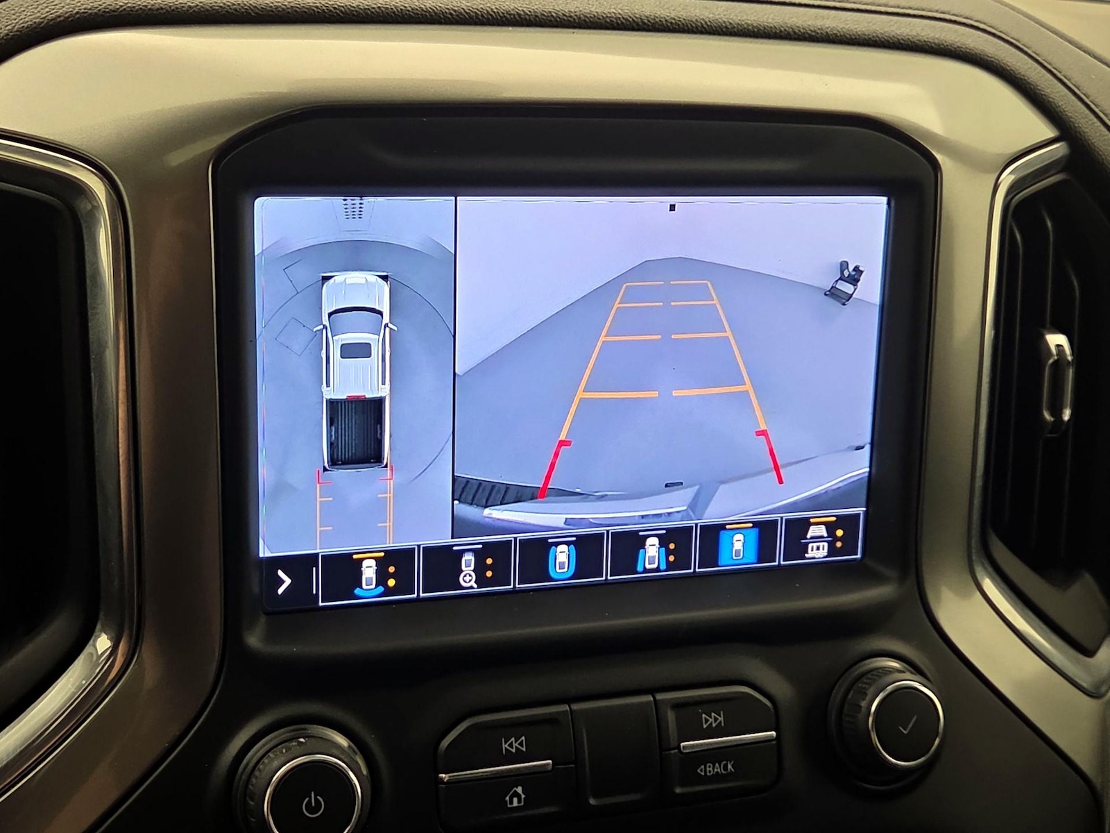 2021 Chevrolet Silverado 1500 LTZ - Photo 16