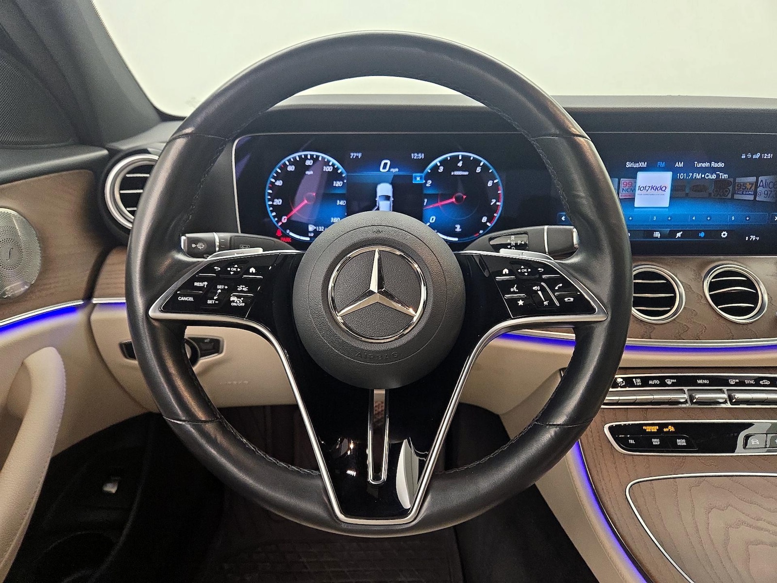 2022 Mercedes-Benz E-Class E350 - Photo 11