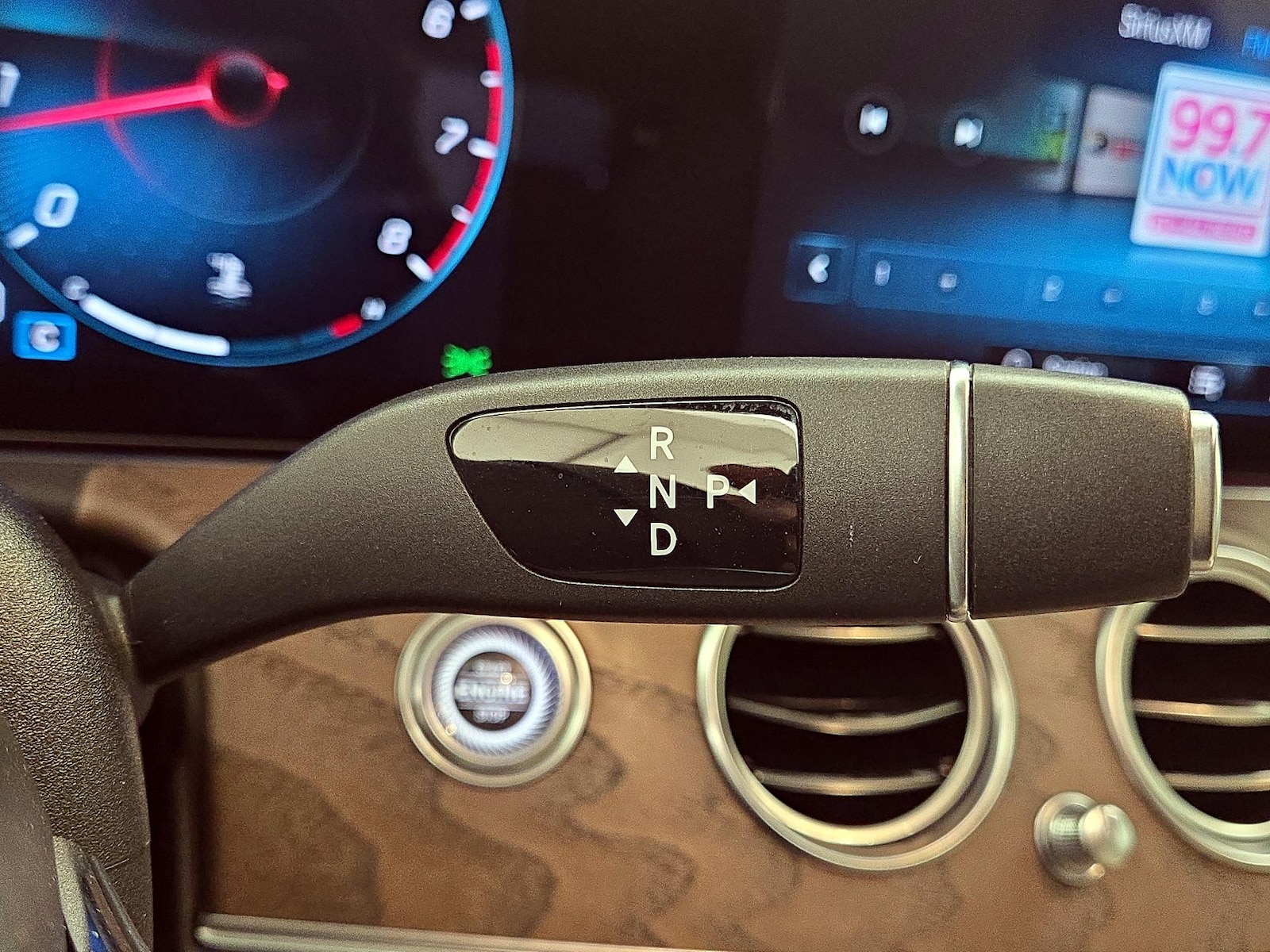 2022 Mercedes-Benz E-Class E350 - Photo 18