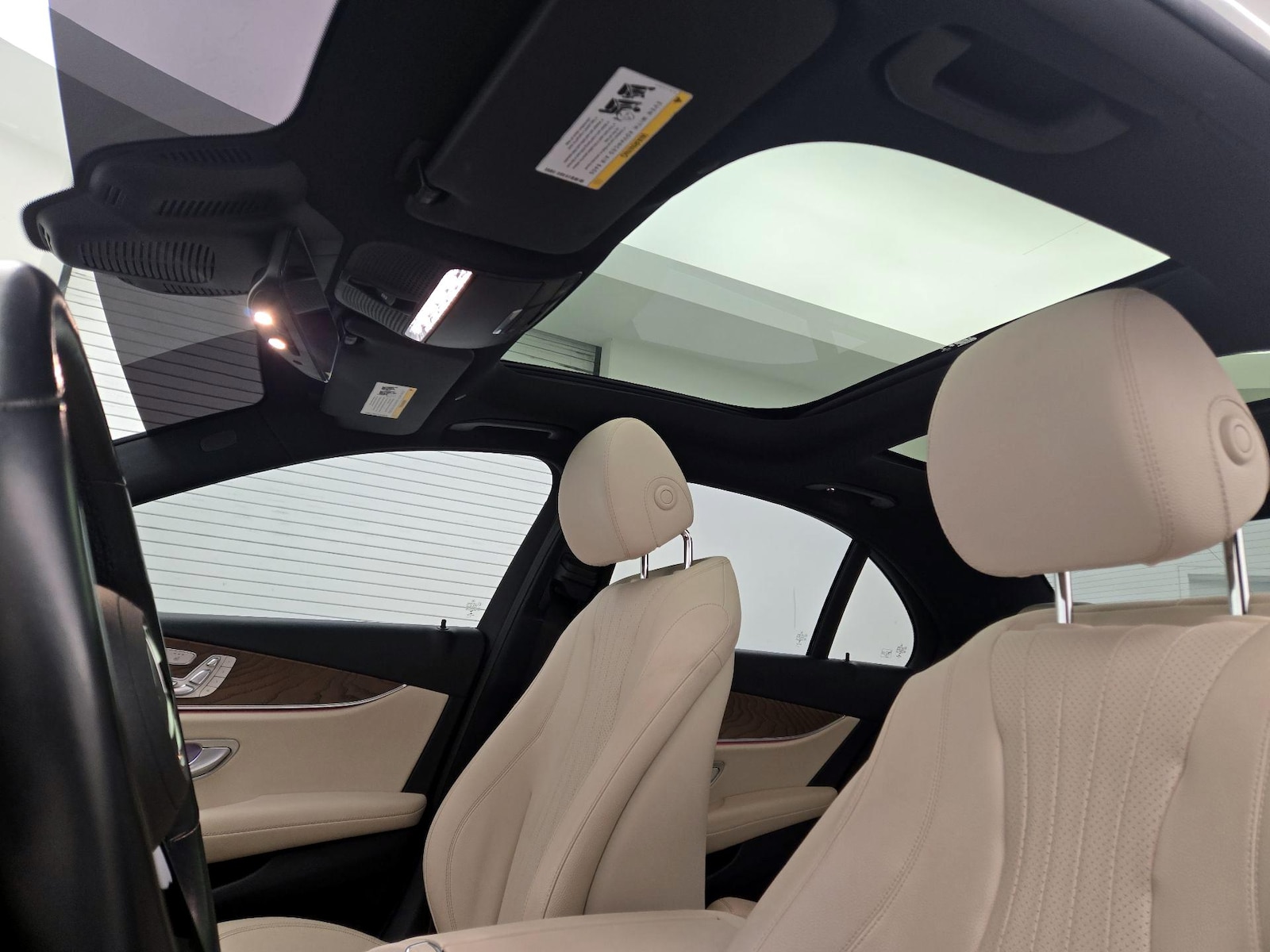 2022 Mercedes-Benz E-Class E350 - Photo 20