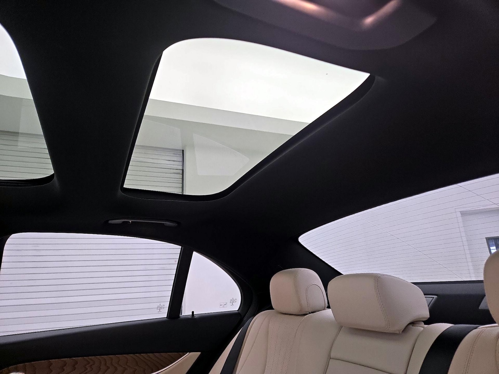 2022 Mercedes-Benz E-Class E350 - Photo 24
