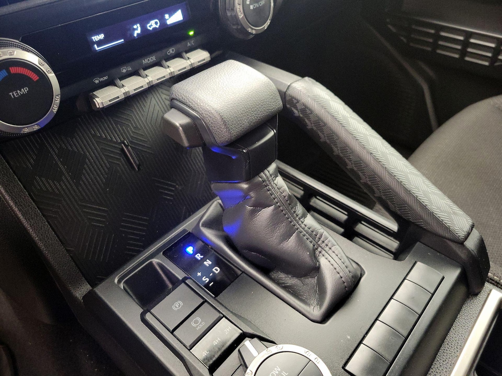2025 Toyota 4Runner SR5 - Photo 18