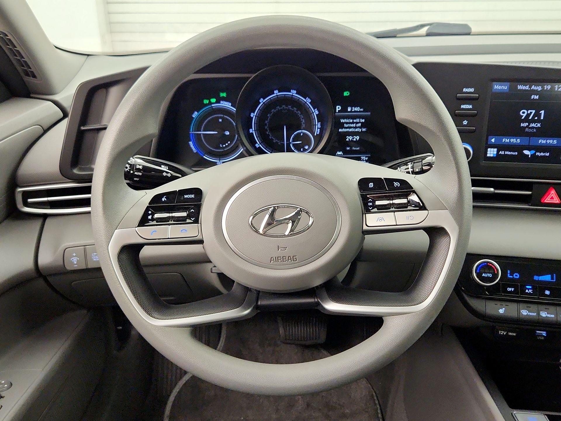 Thumbnail: 2023 Hyundai Elantra - 10