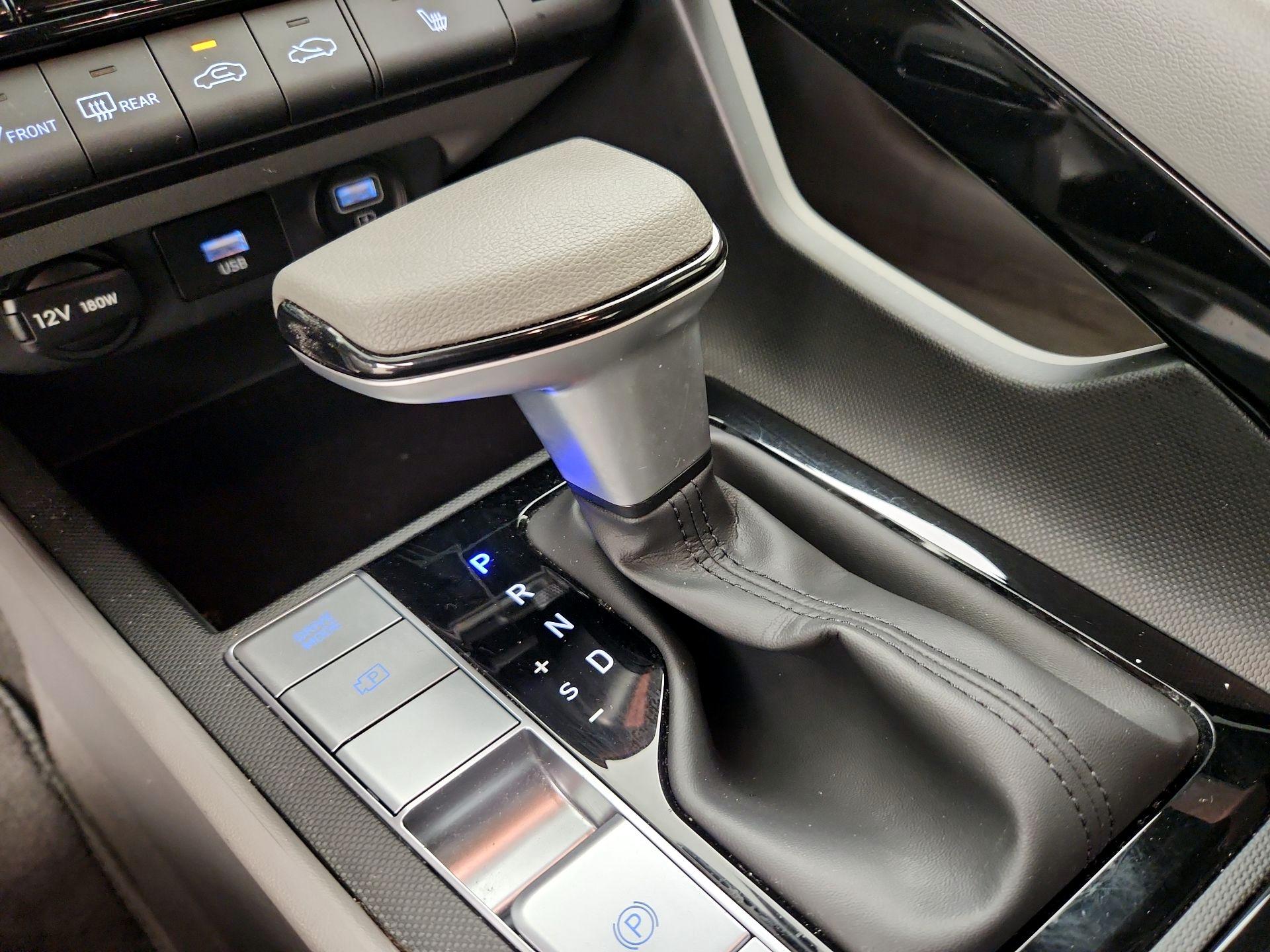 Thumbnail: 2023 Hyundai Elantra - 17