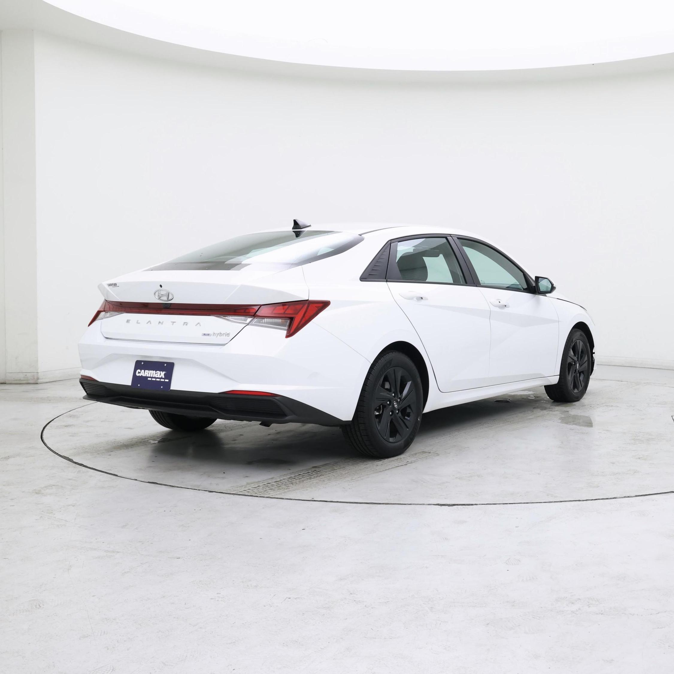 Thumbnail: 2023 Hyundai Elantra - 8