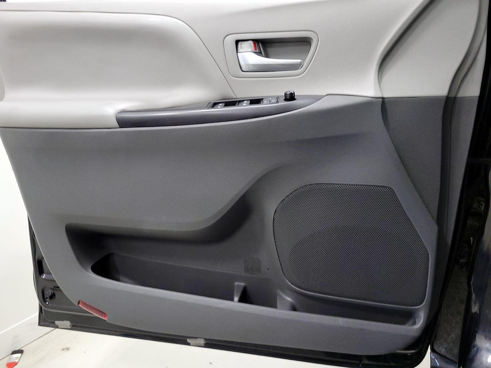 2017 Toyota Sienna LE - Photo 13