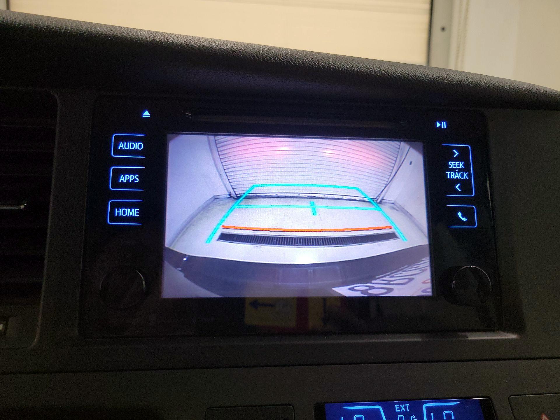 Thumbnail: 2017 Toyota Sienna - 14